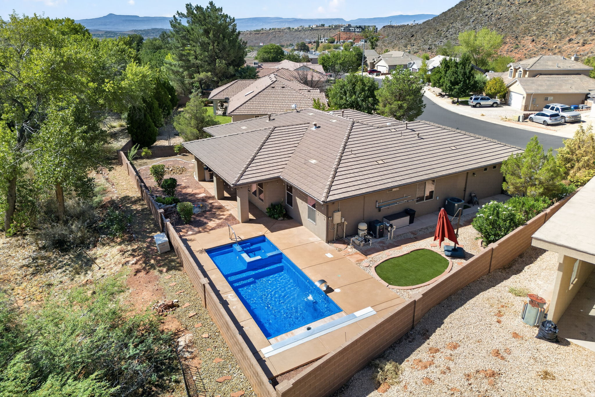 main property photo 29