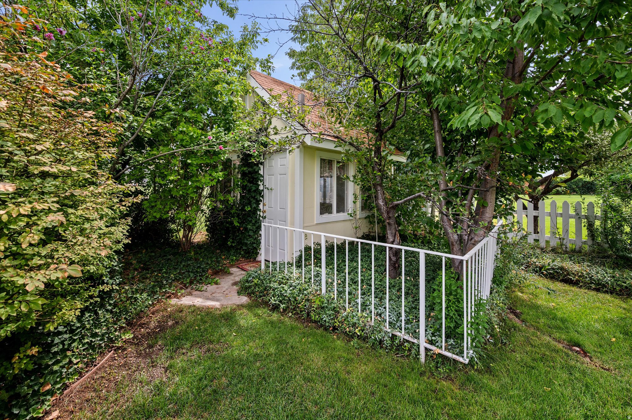 main property photo 41