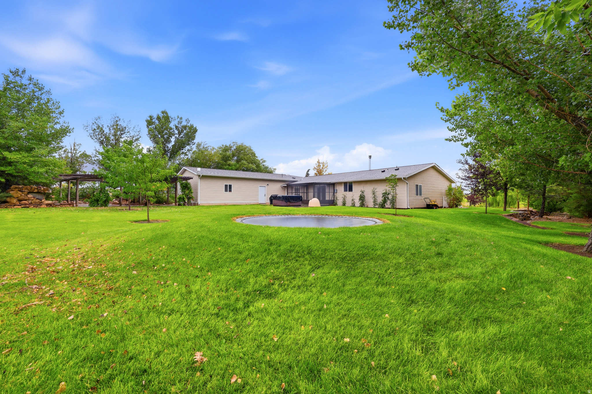 main property photo 45