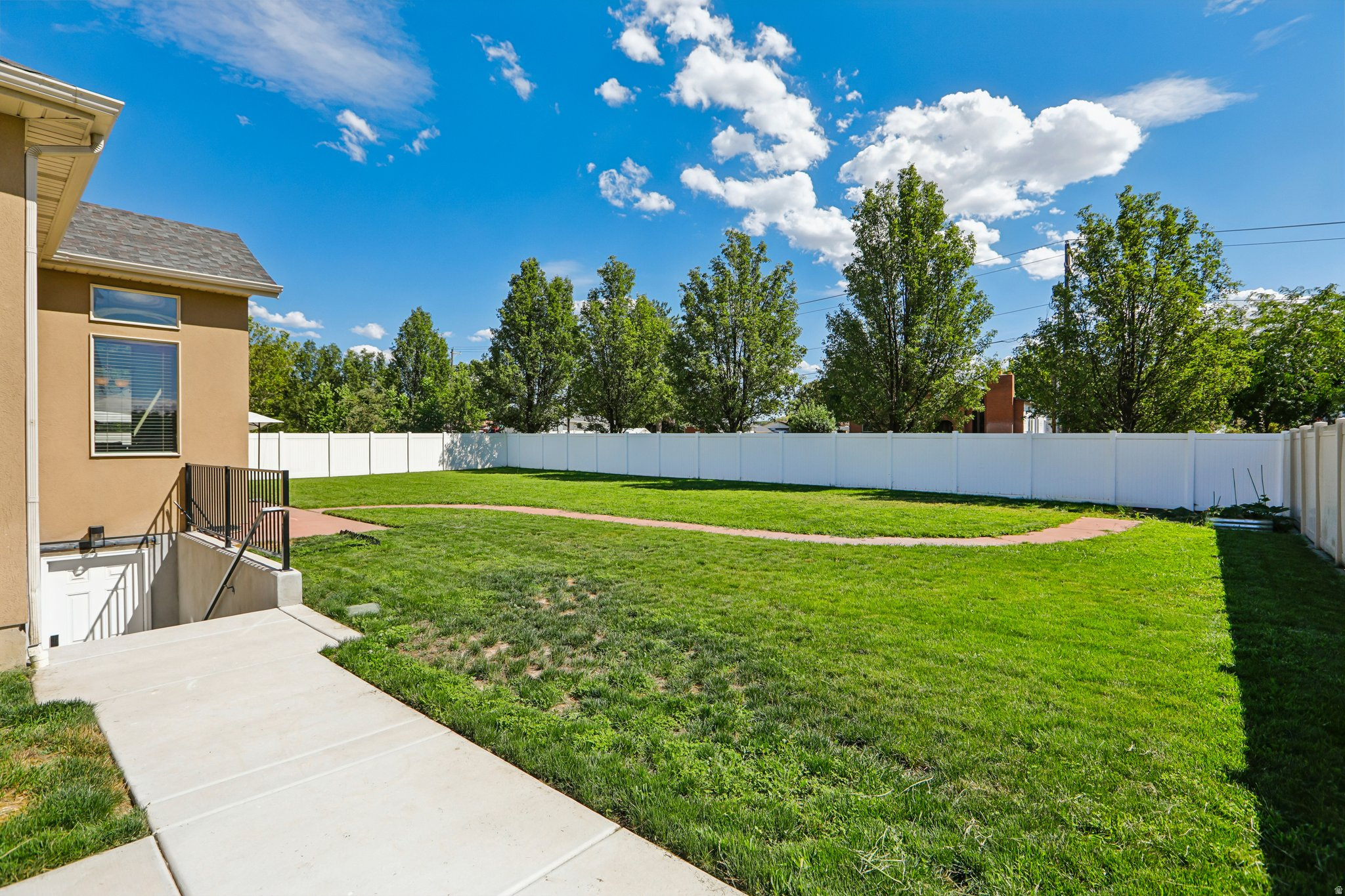 main property photo 42