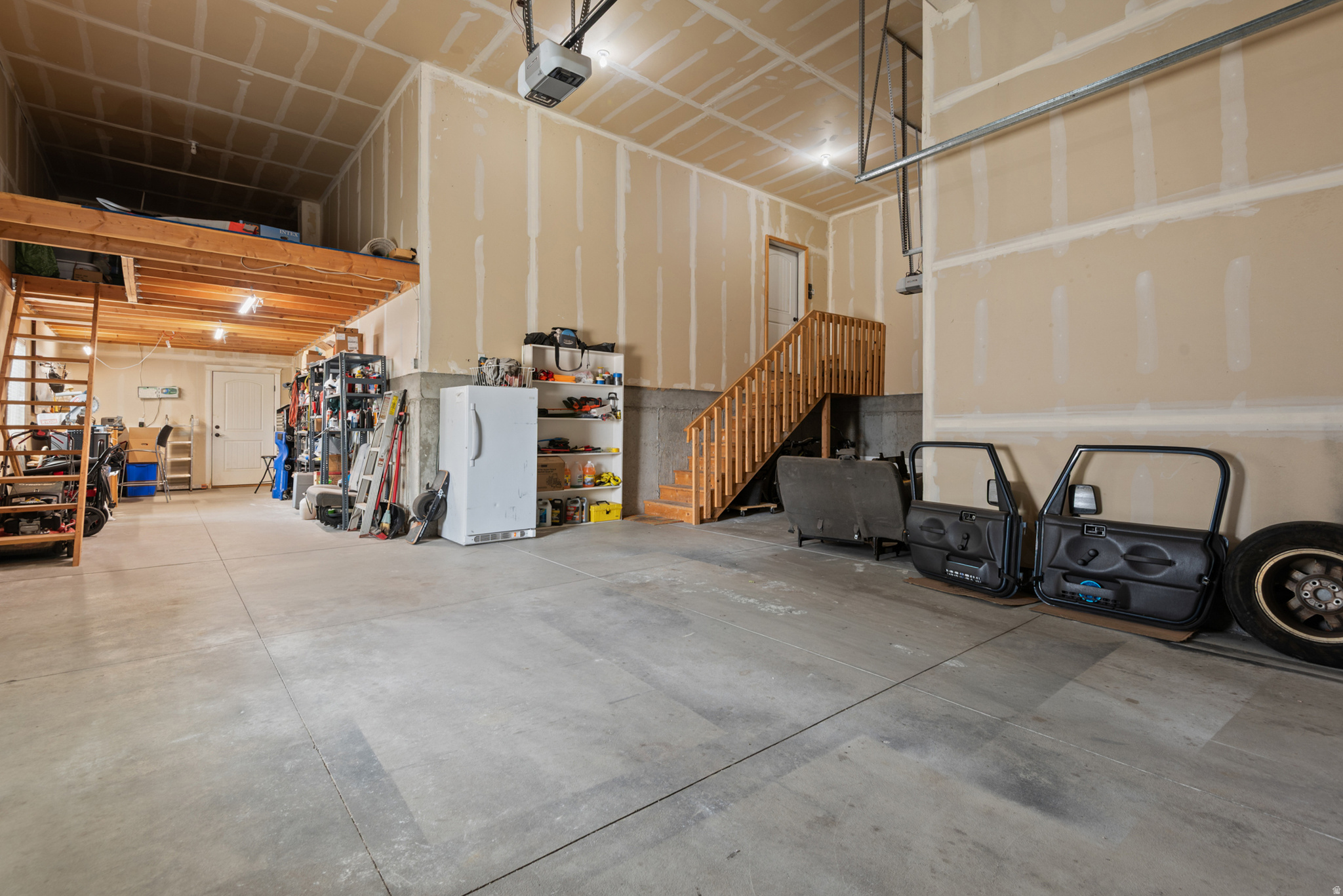 main property photo 36