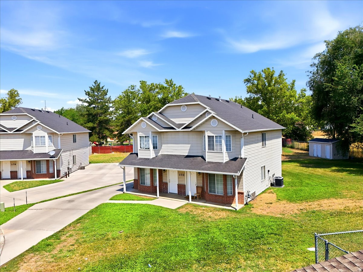 main property photo 29