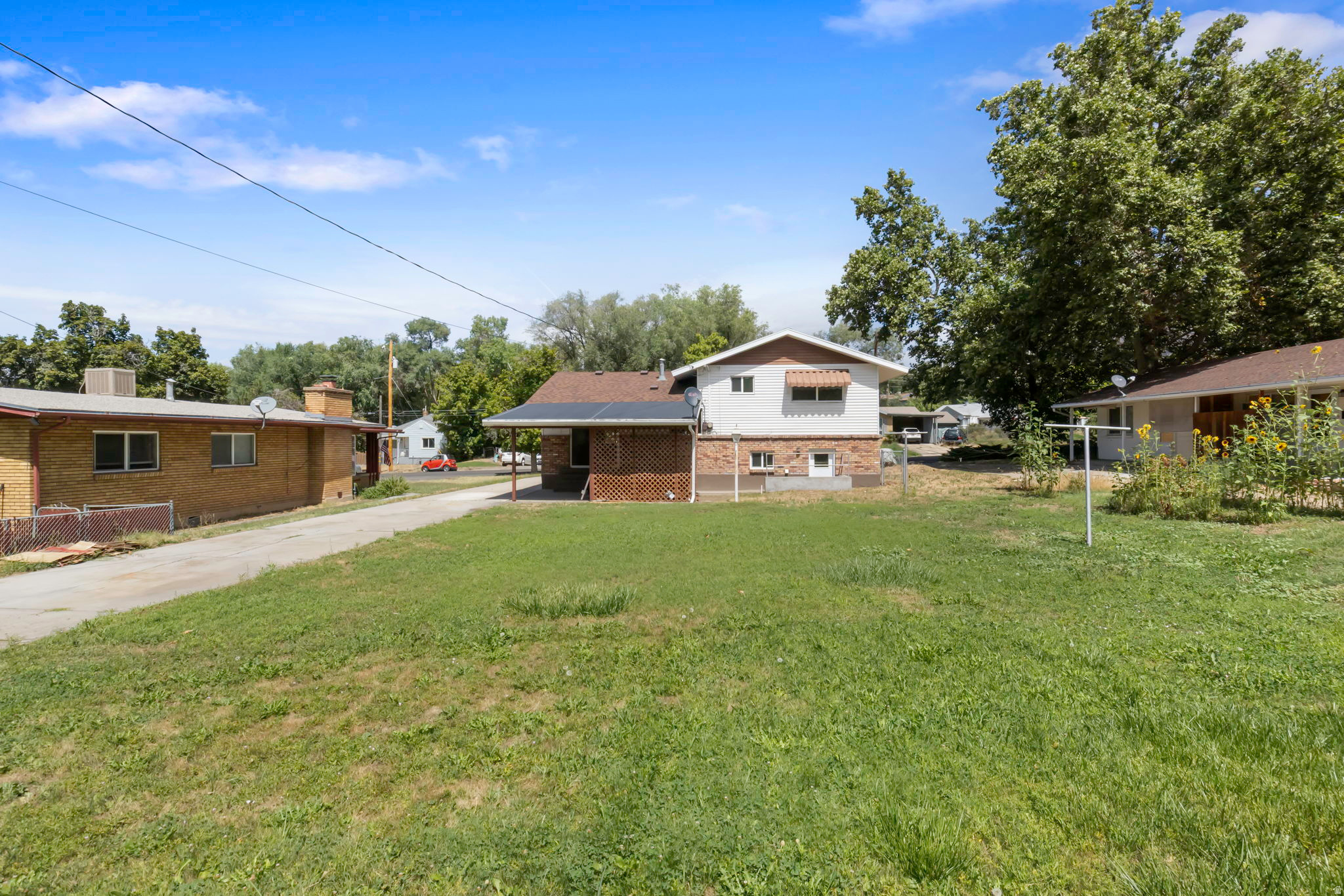 main property photo 28