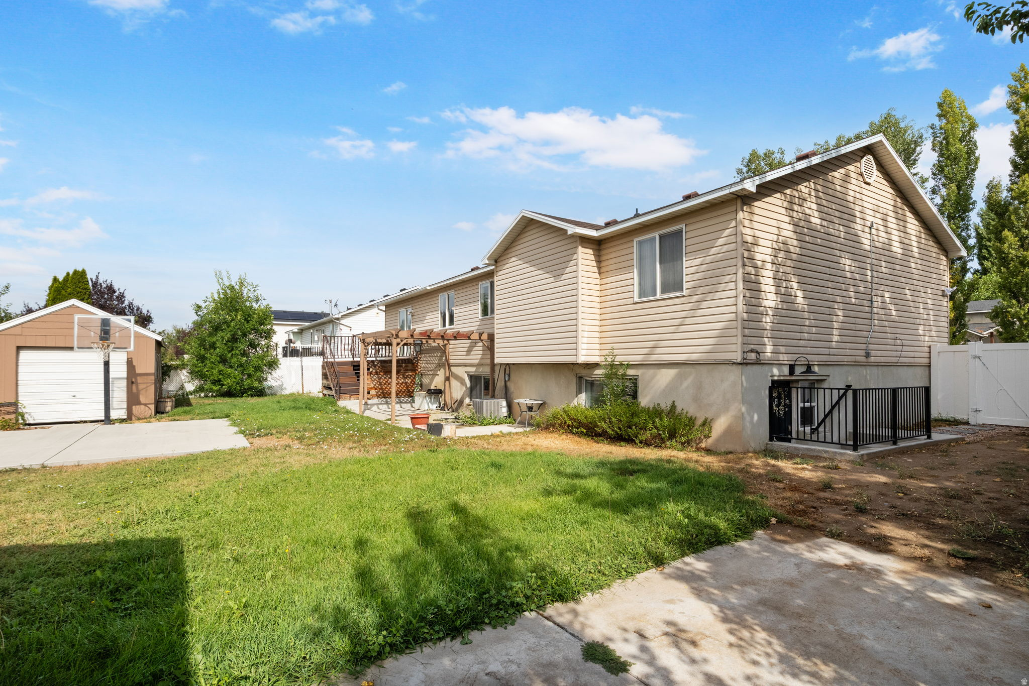 main property photo 35