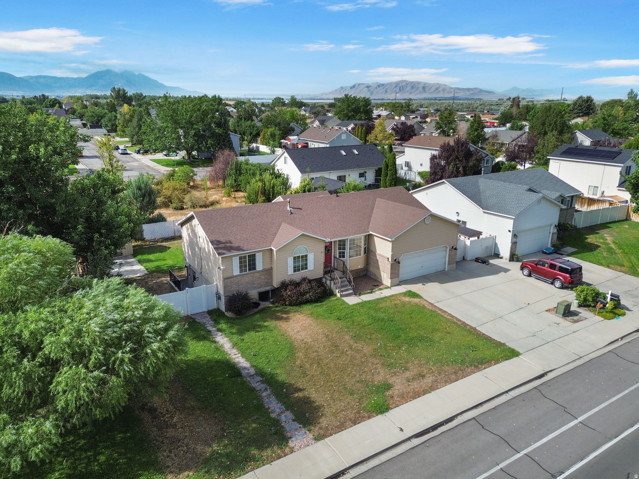main property photo 47