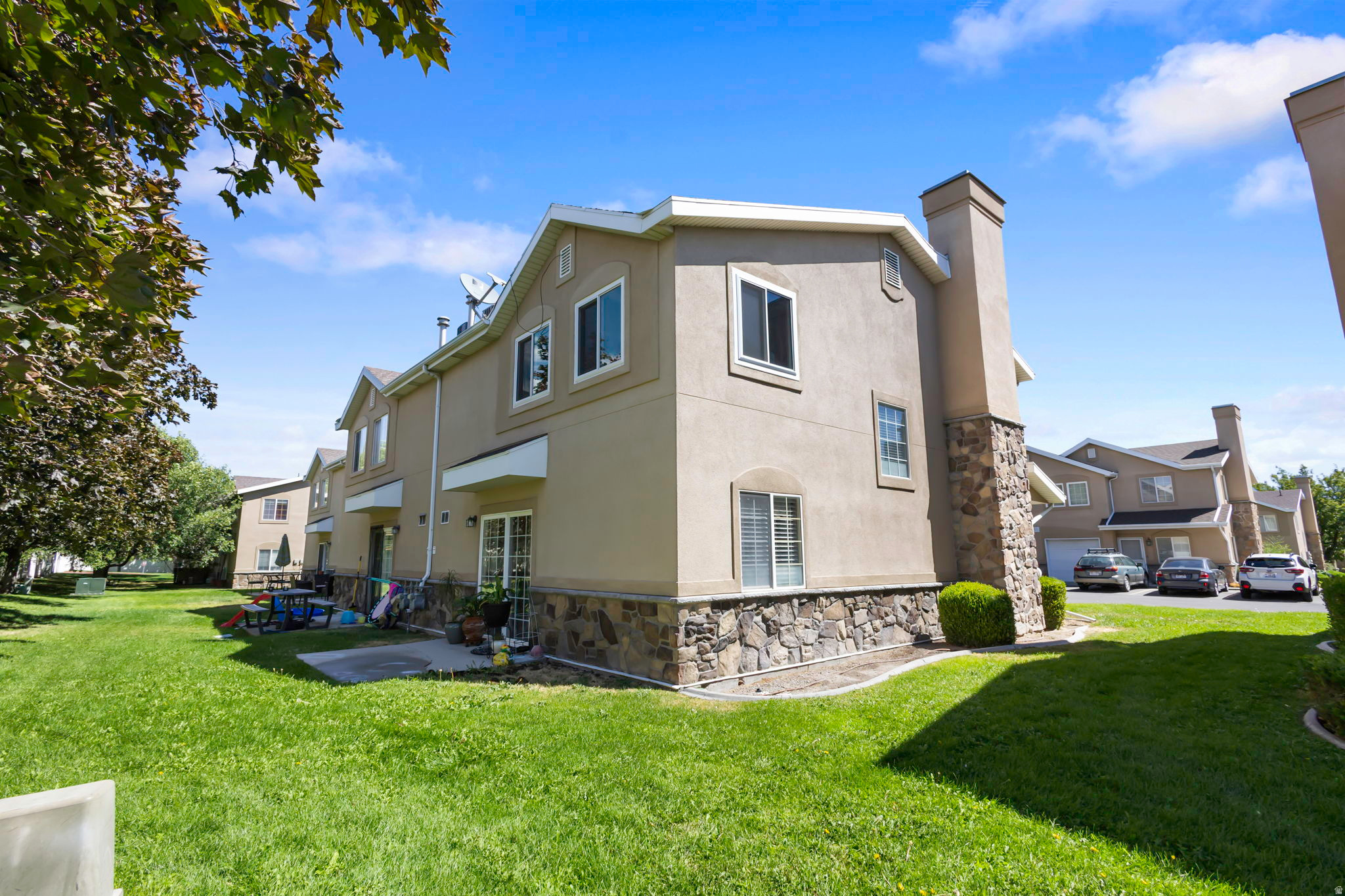 main property photo 27