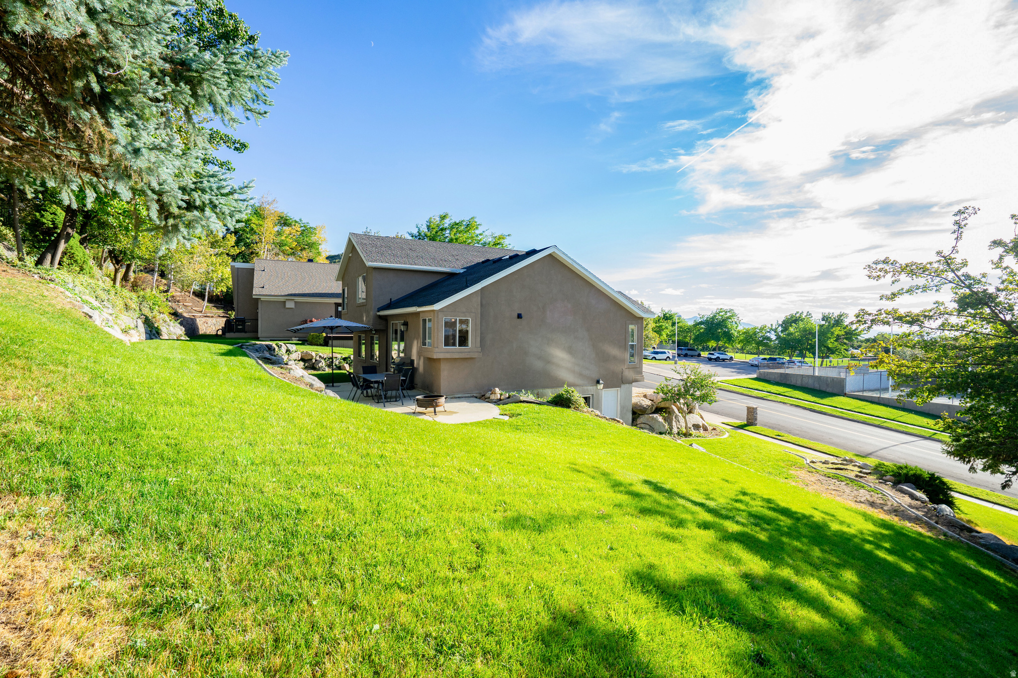 main property photo 30