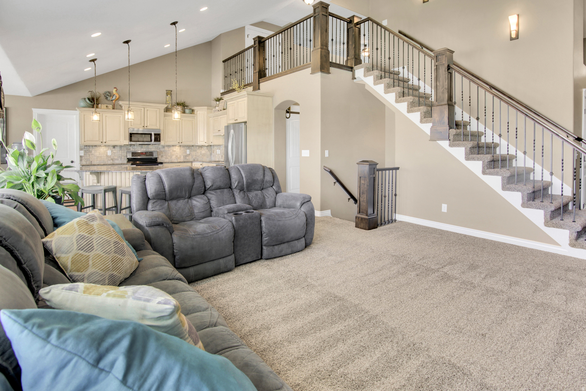 main property photo 17