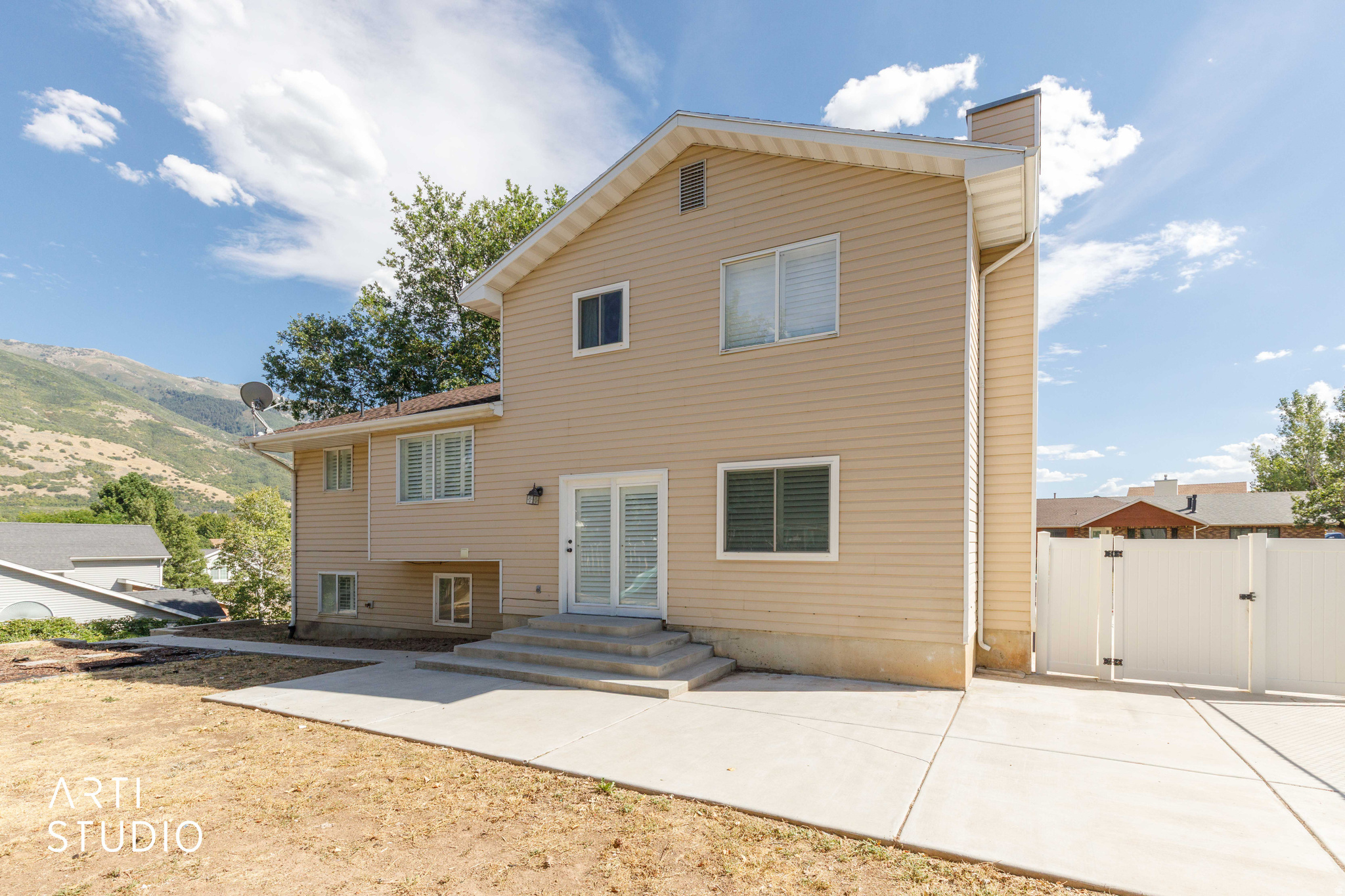 main property photo 31