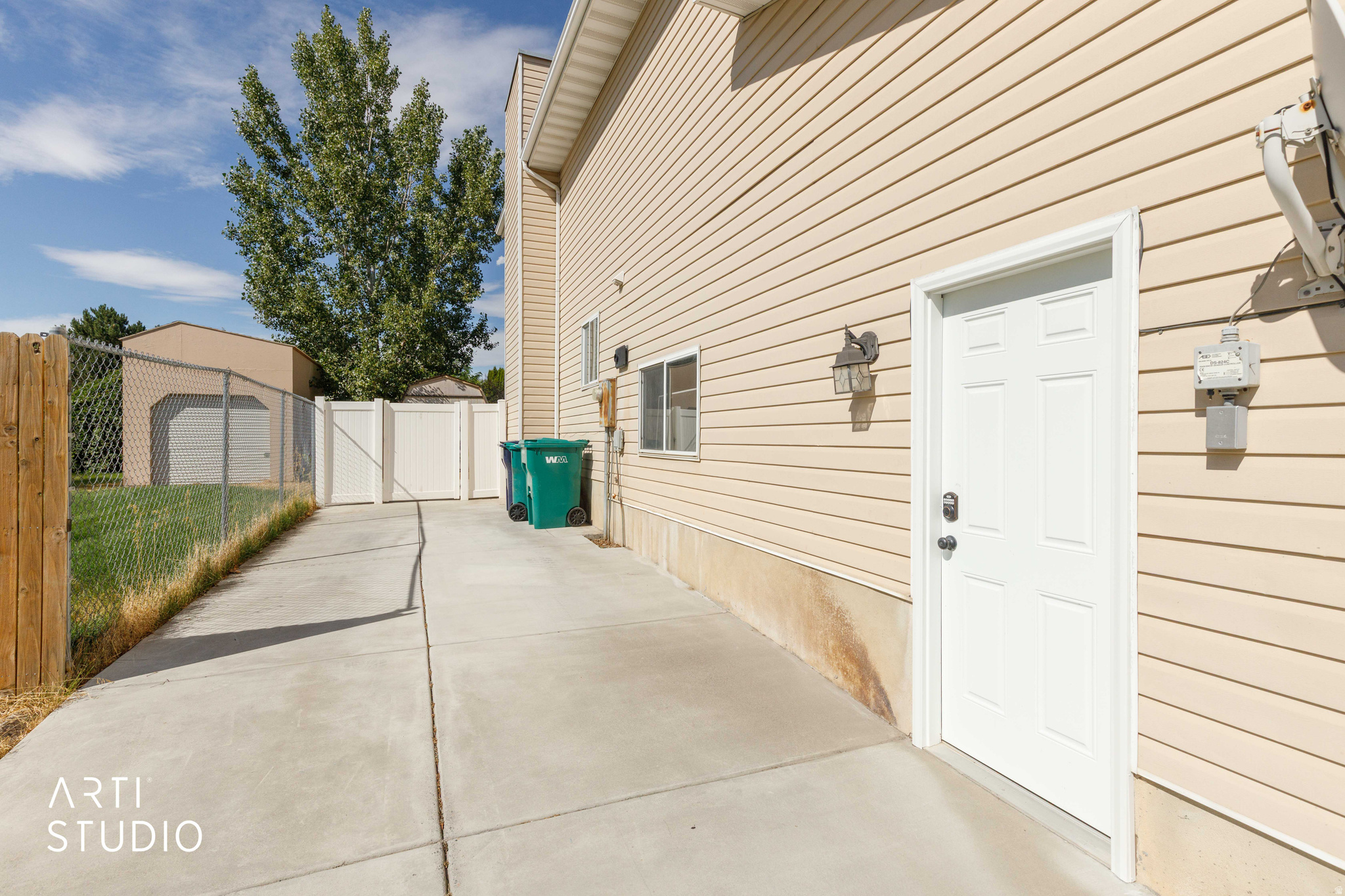 main property photo 40