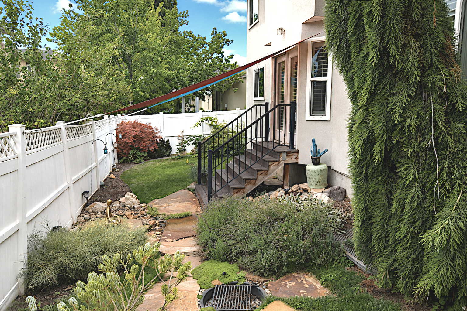 main property photo 32