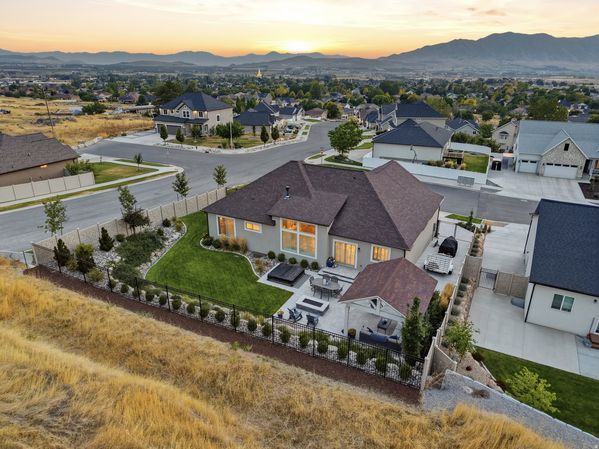 main property photo 3