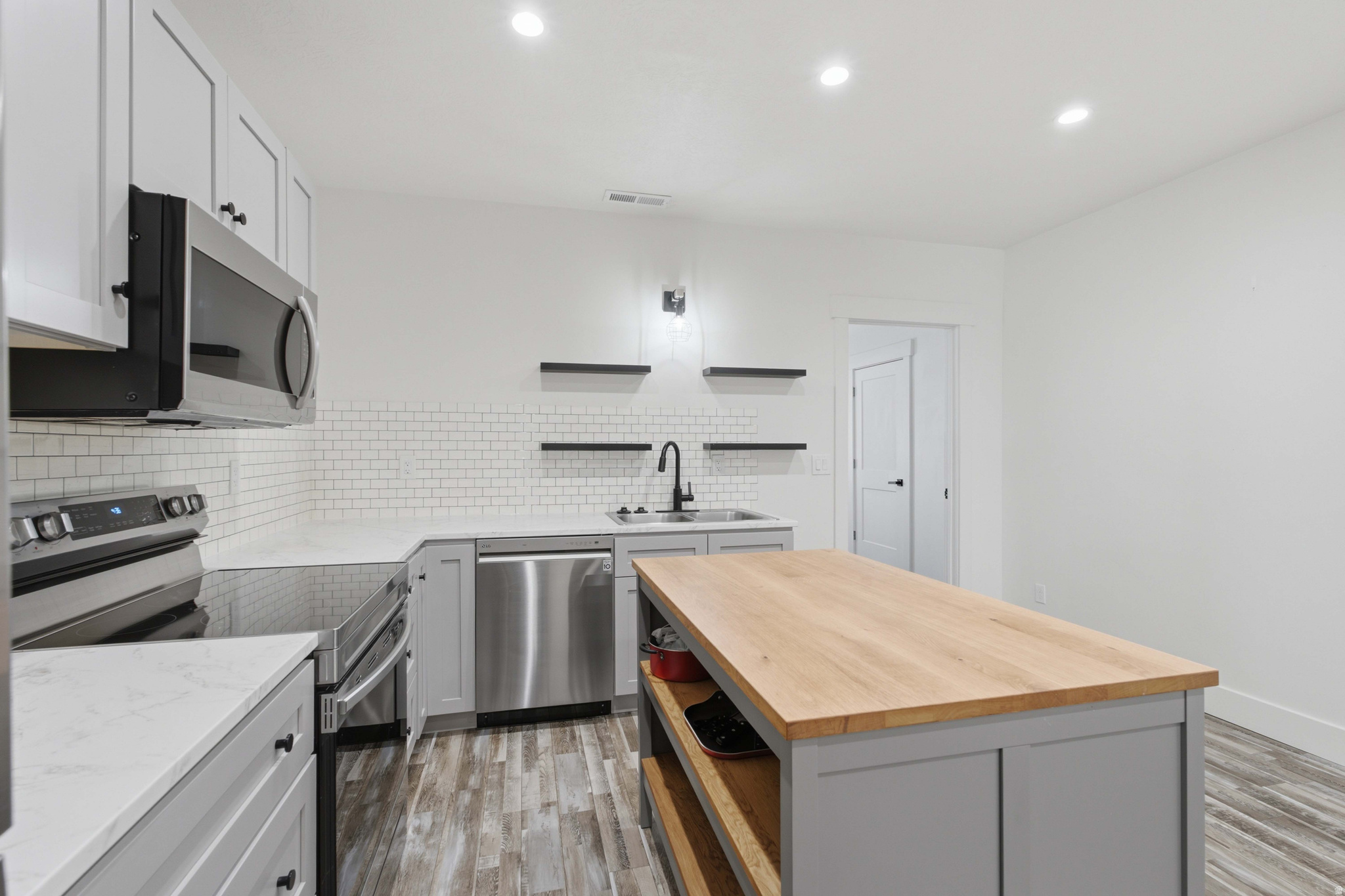 main property photo 63