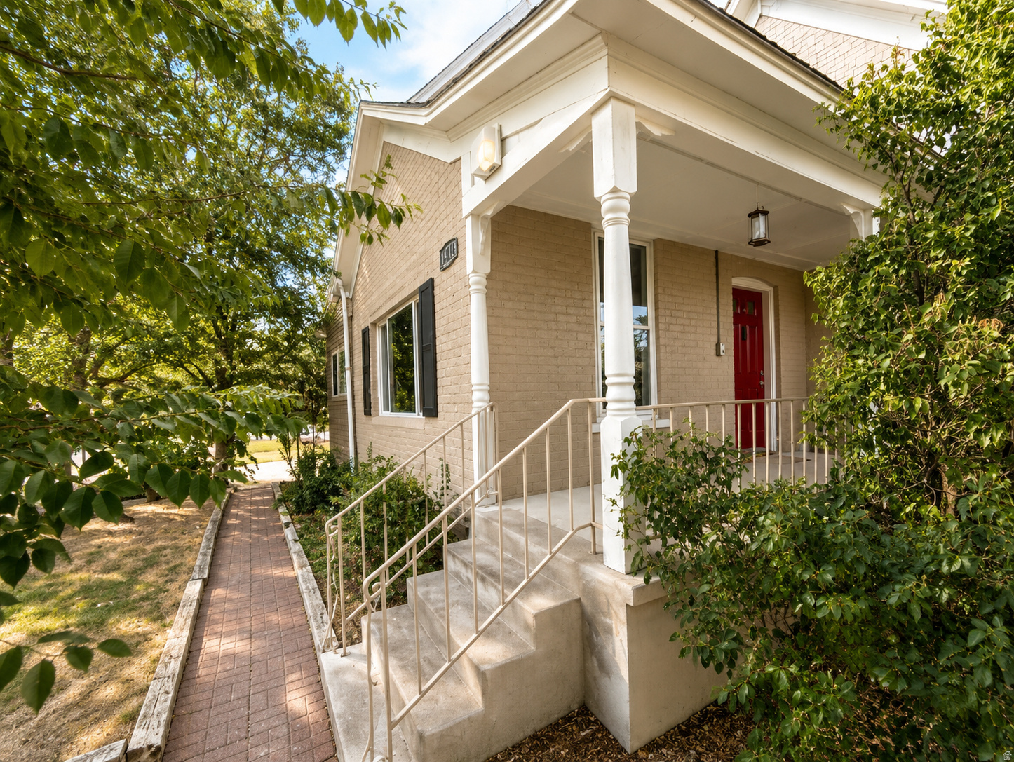main property photo 16