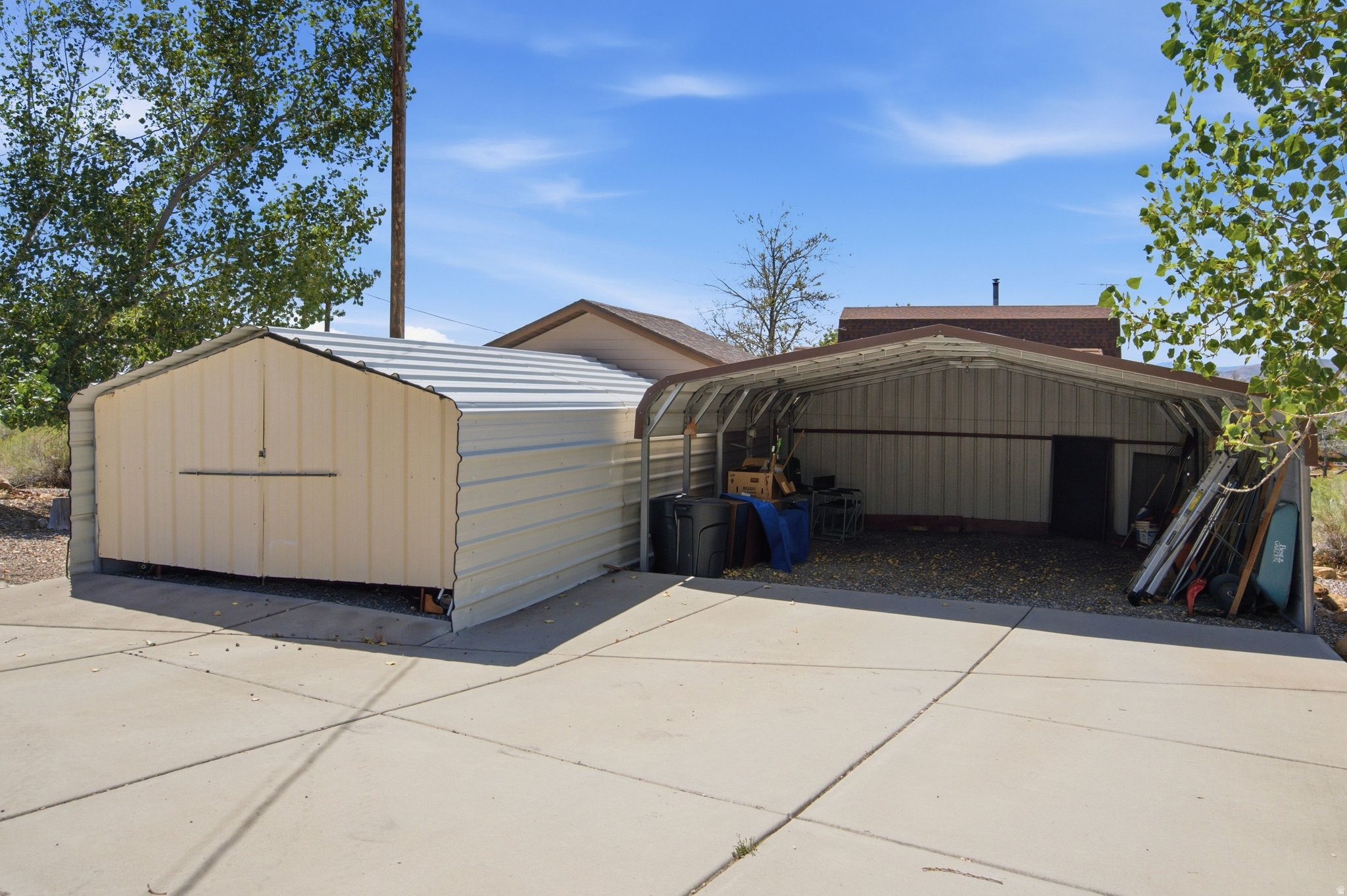 main property photo 45