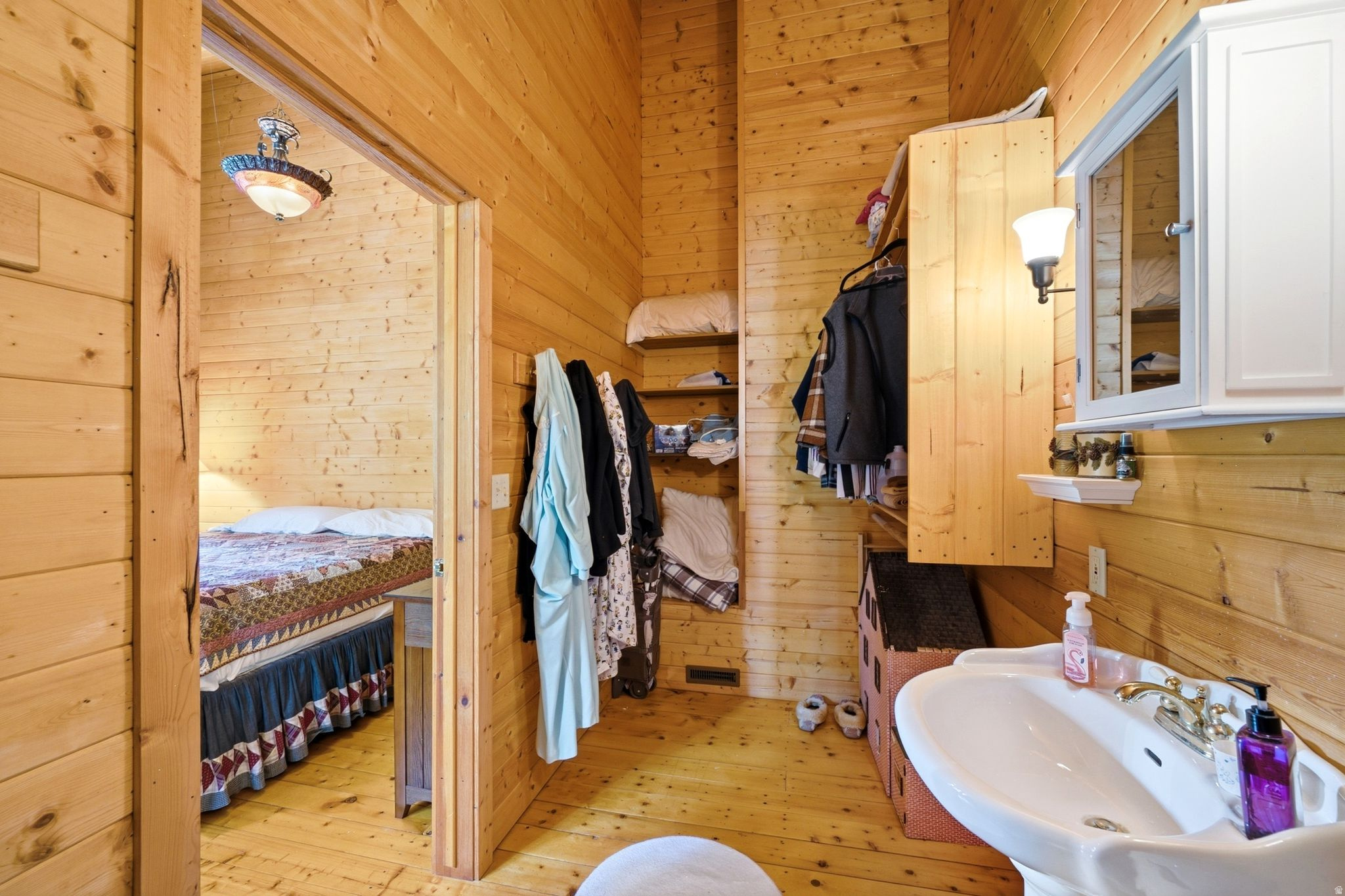 main property photo 23