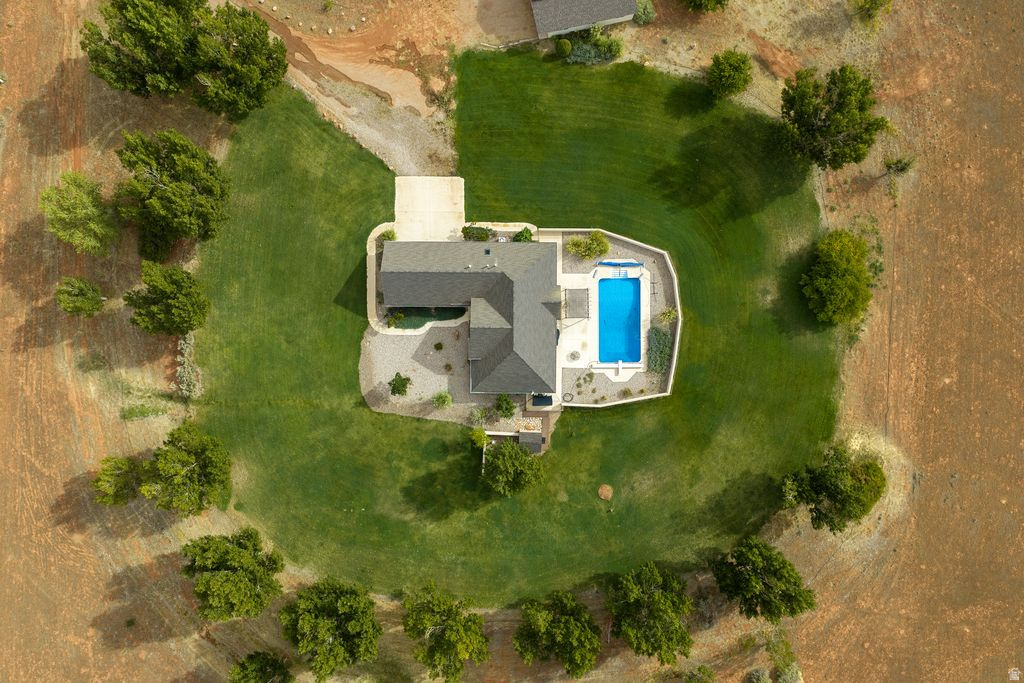main property photo 18