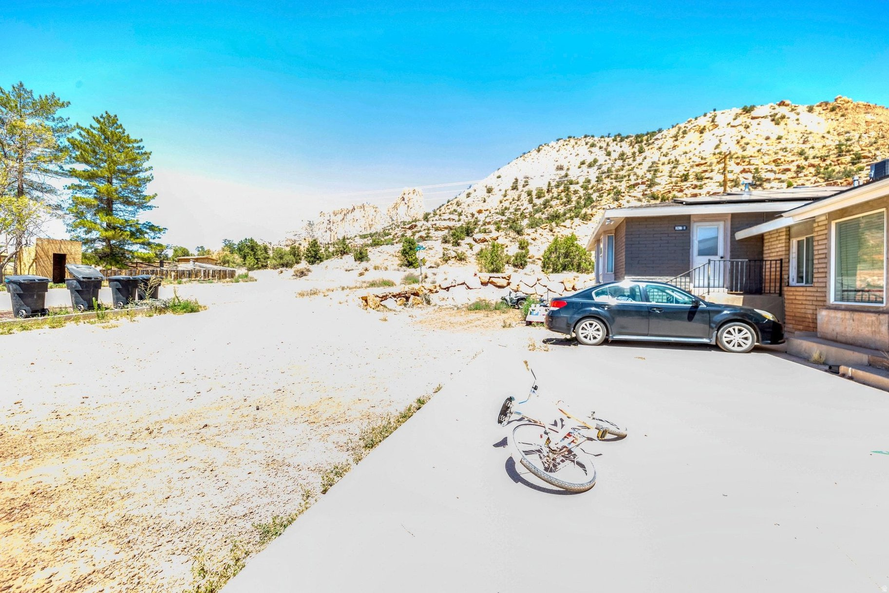 main property photo 28