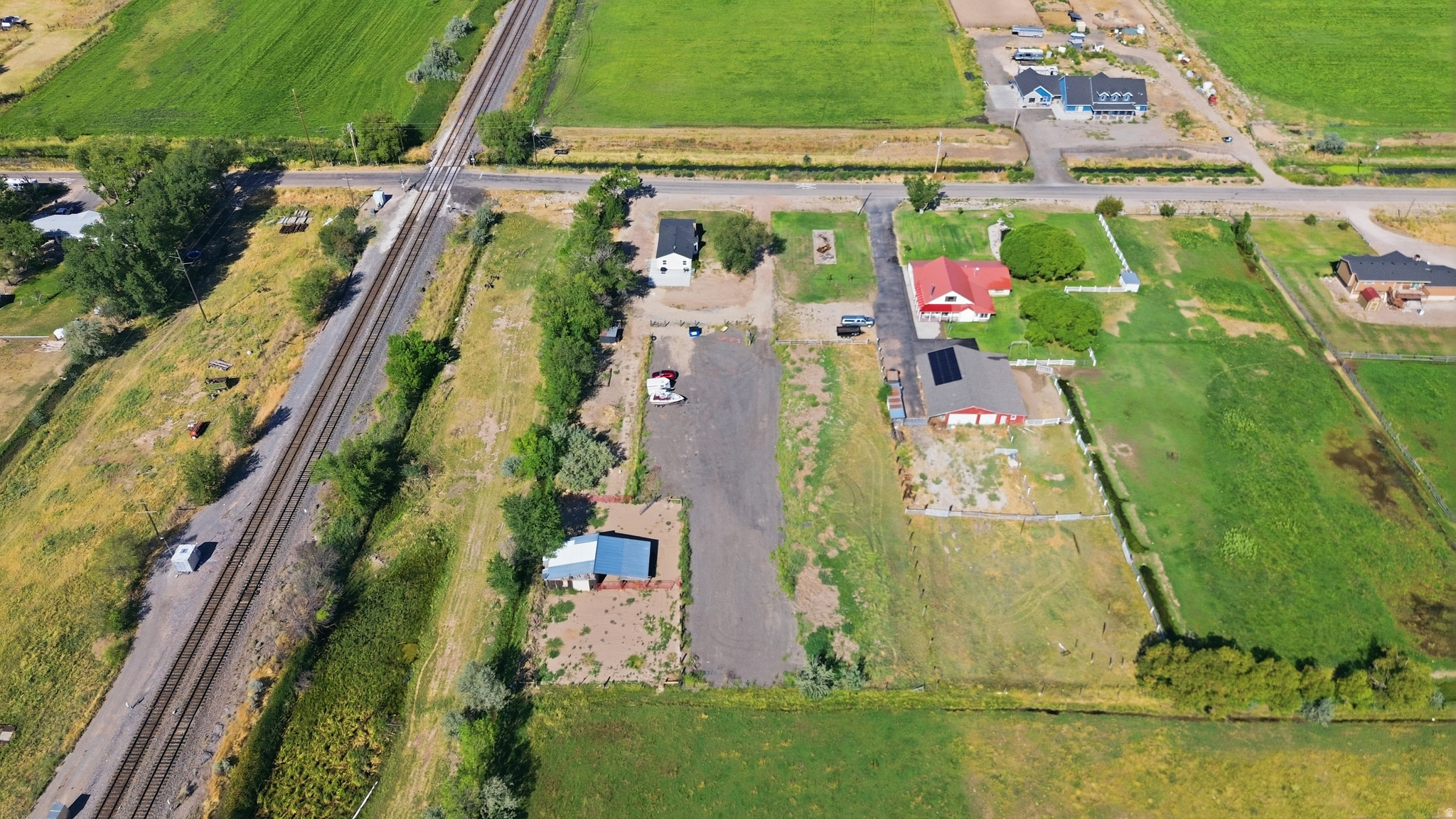 main property photo 23