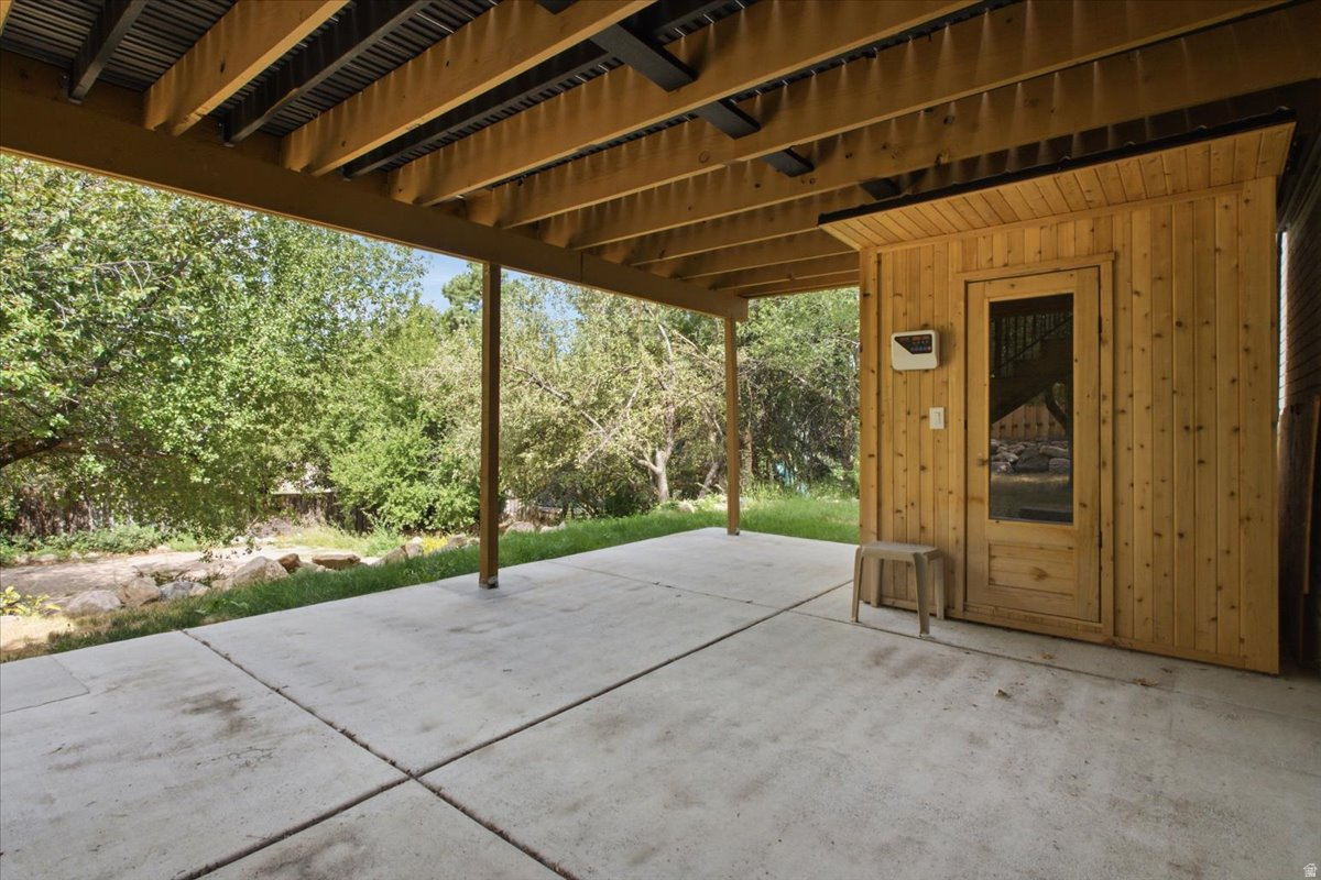 main property photo 25