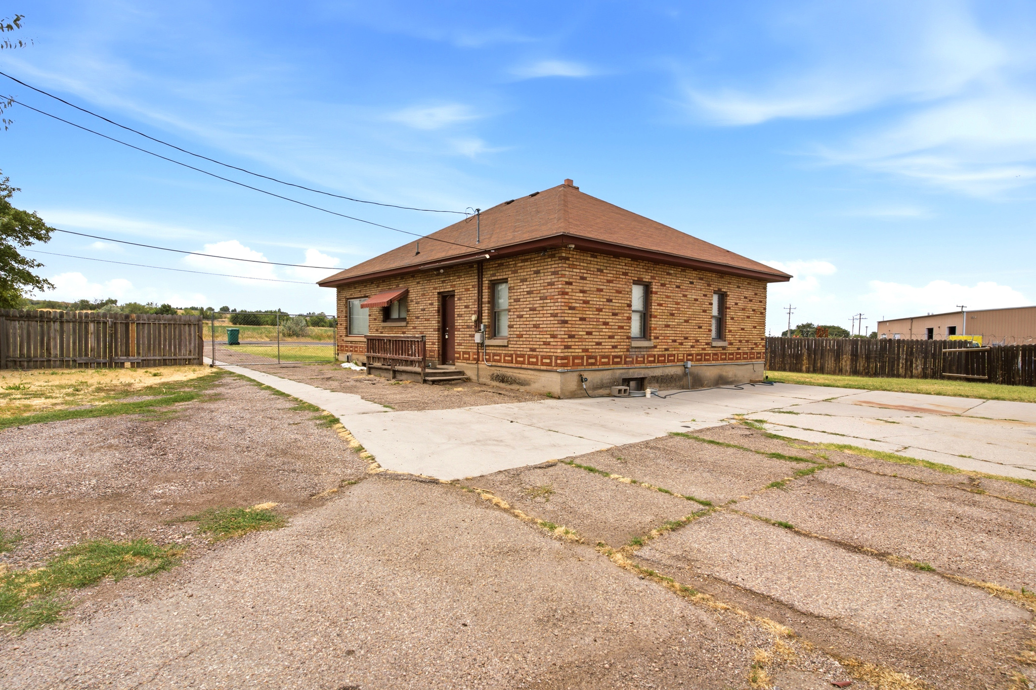 main property photo 23