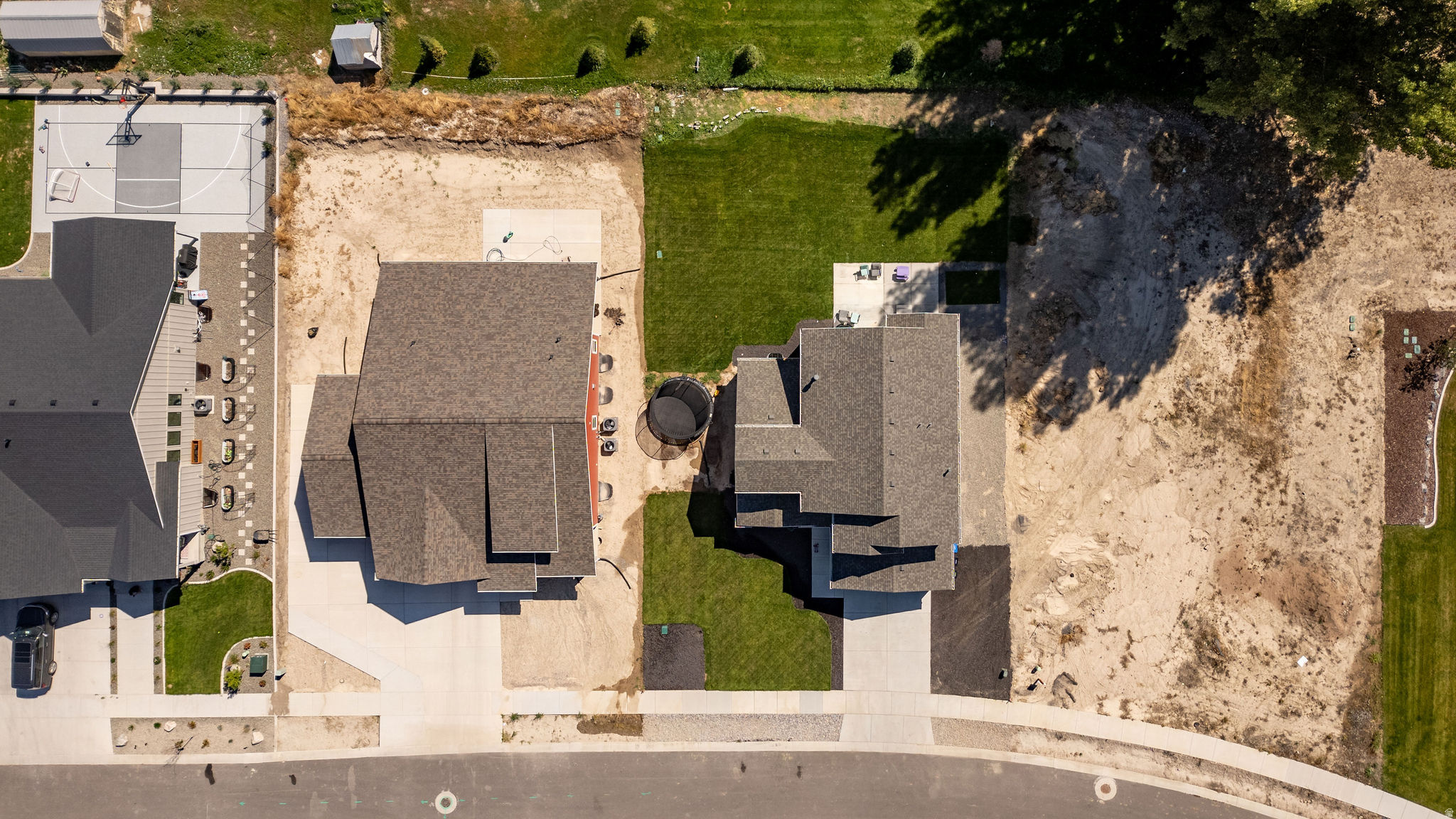 main property photo 40