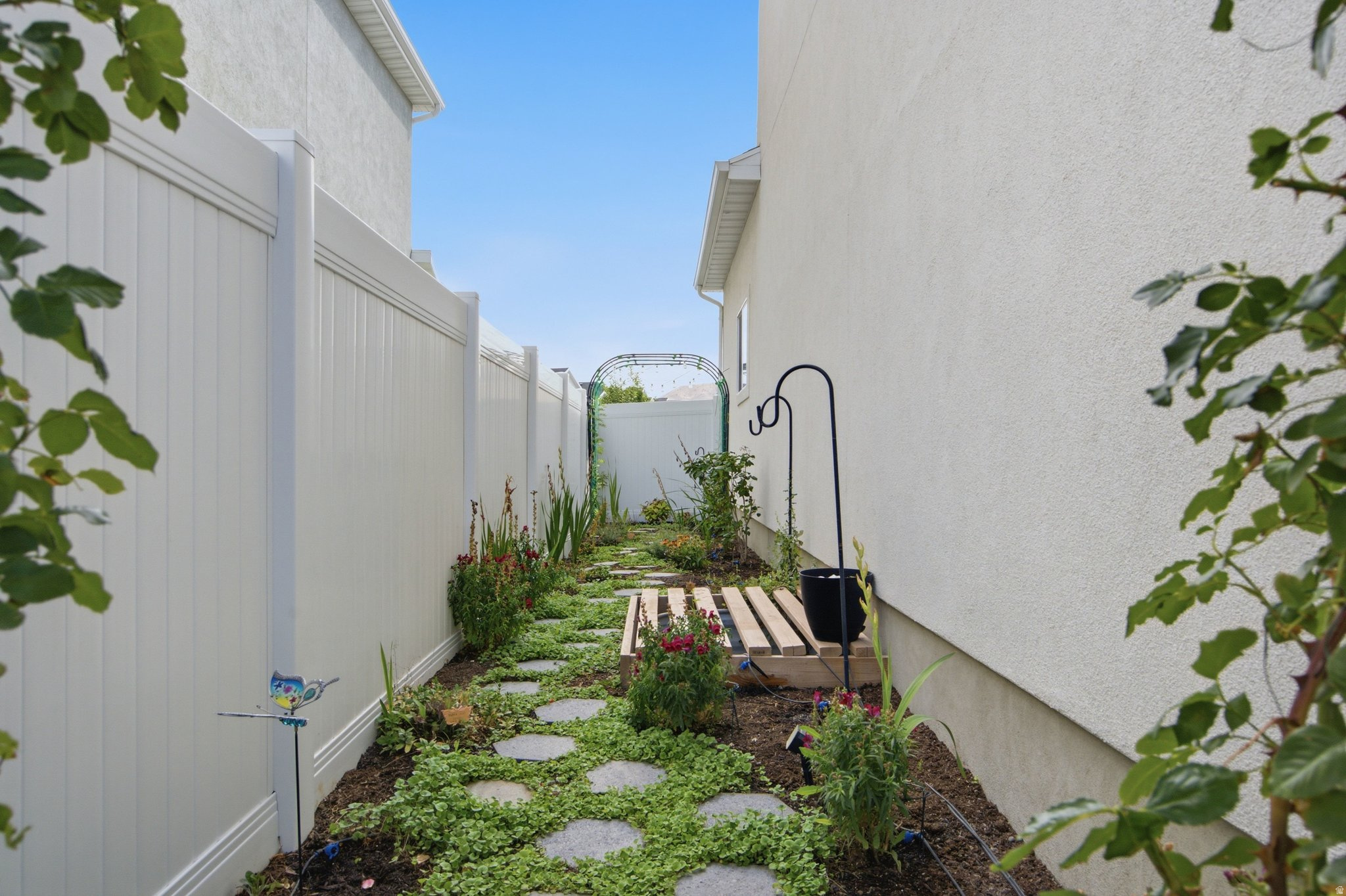 main property photo 49