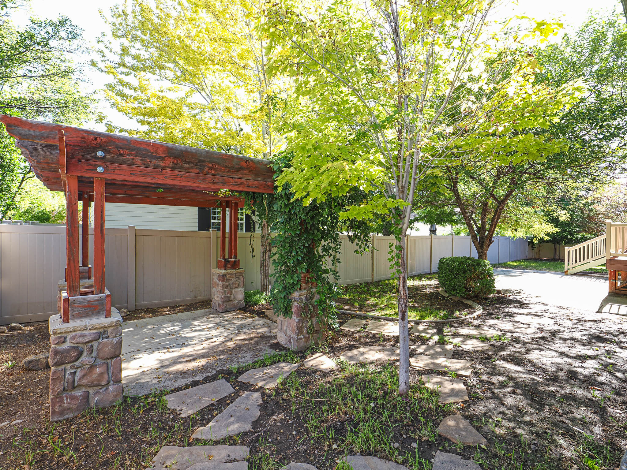 main property photo 51