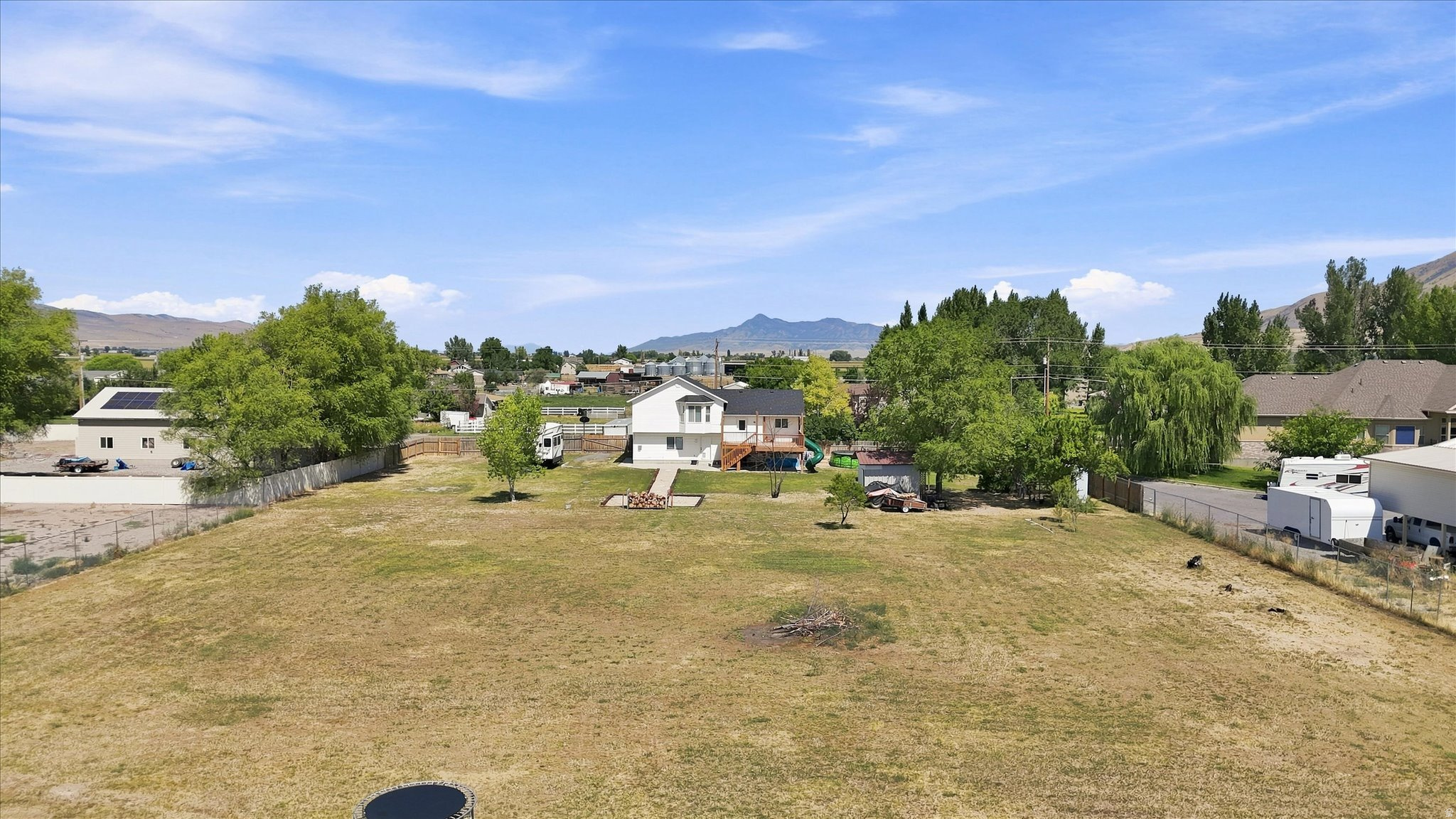 main property photo 40