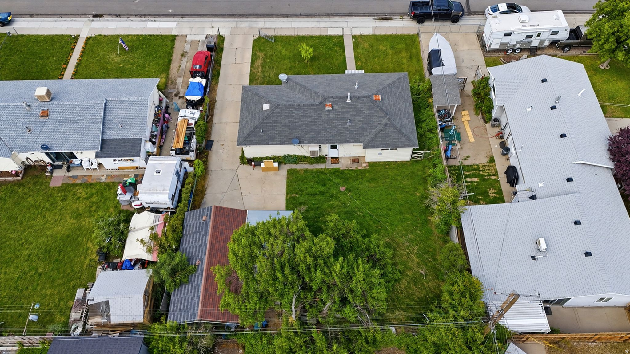 main property photo 28