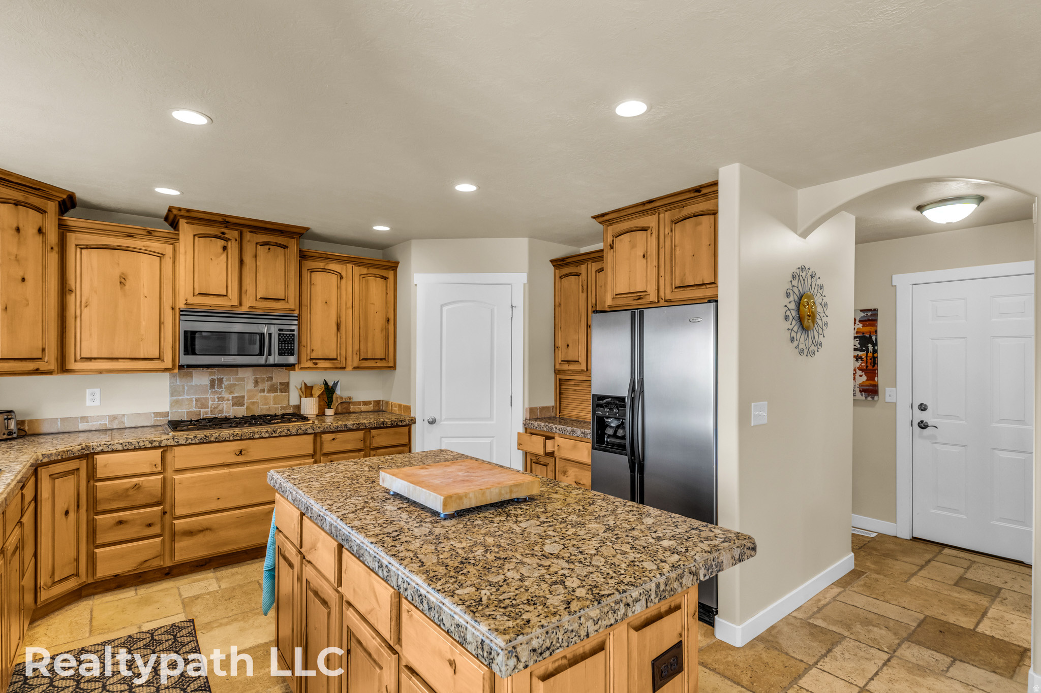 main property photo 27