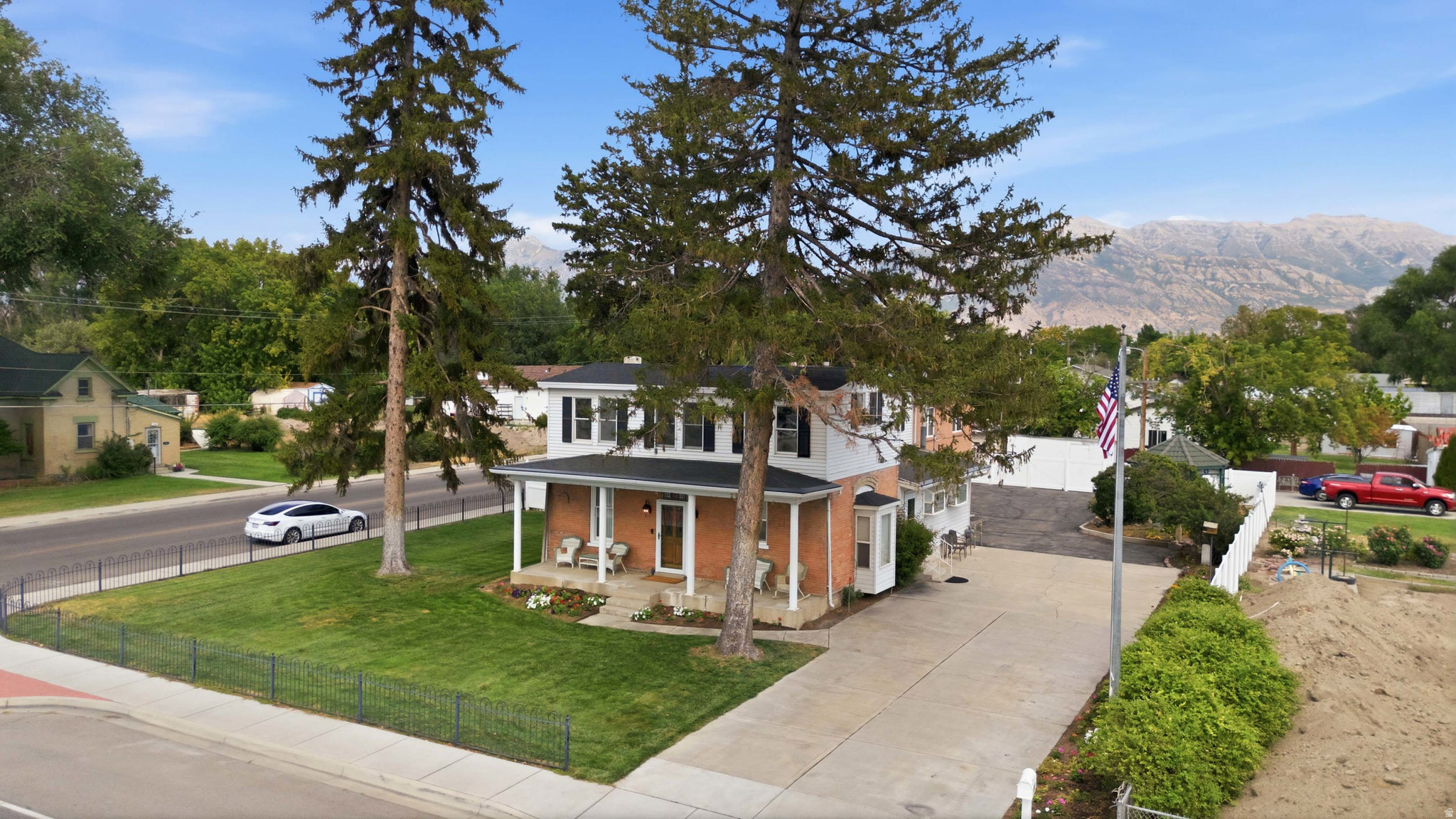 main property photo 45