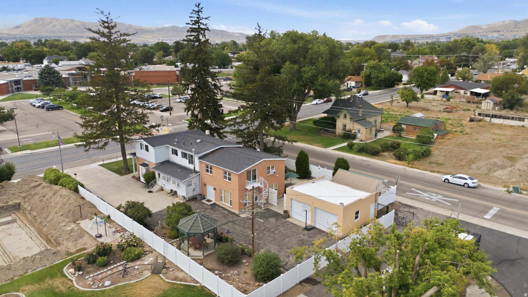 main property photo 53
