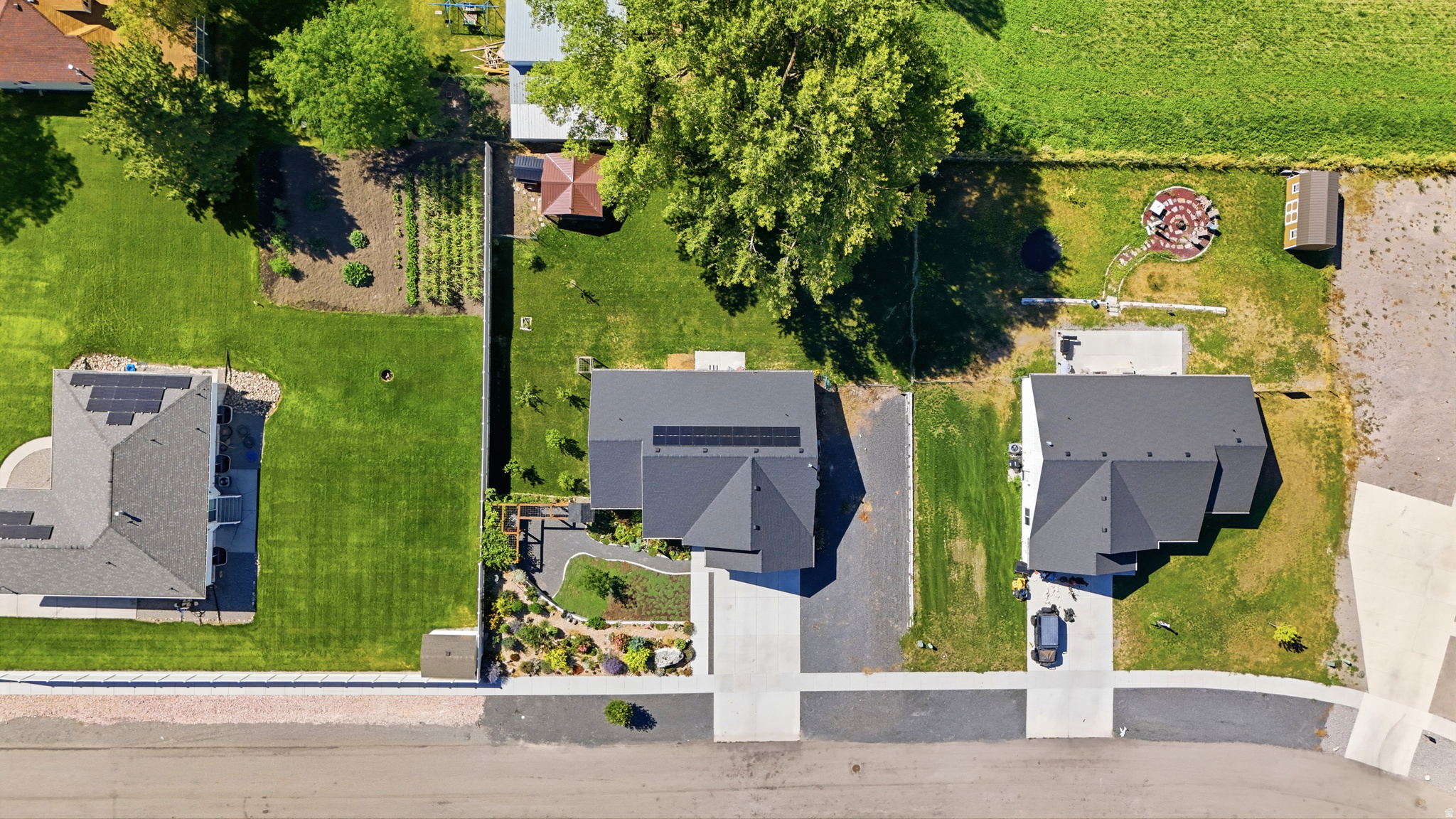 main property photo 40