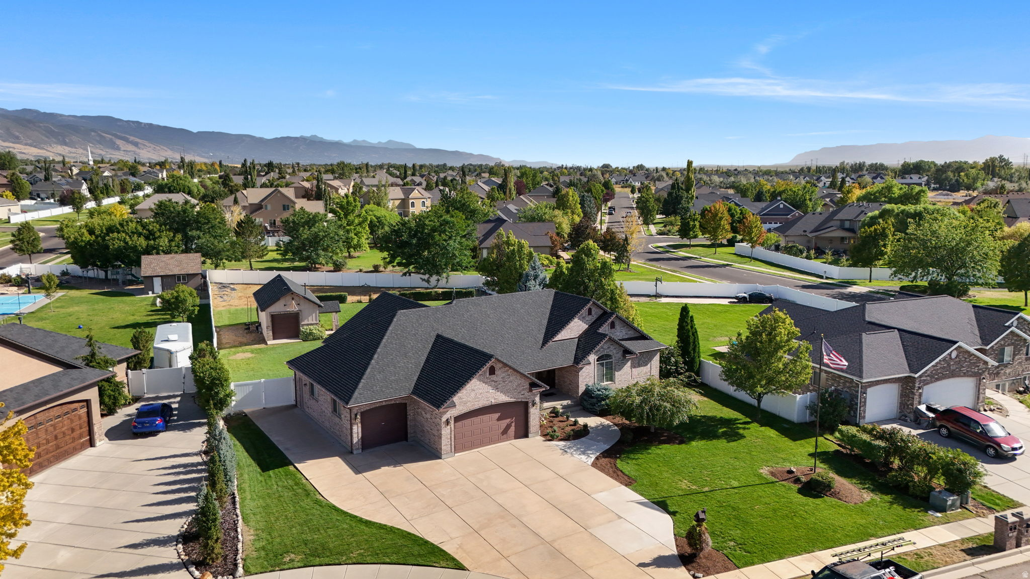 main property photo 40
