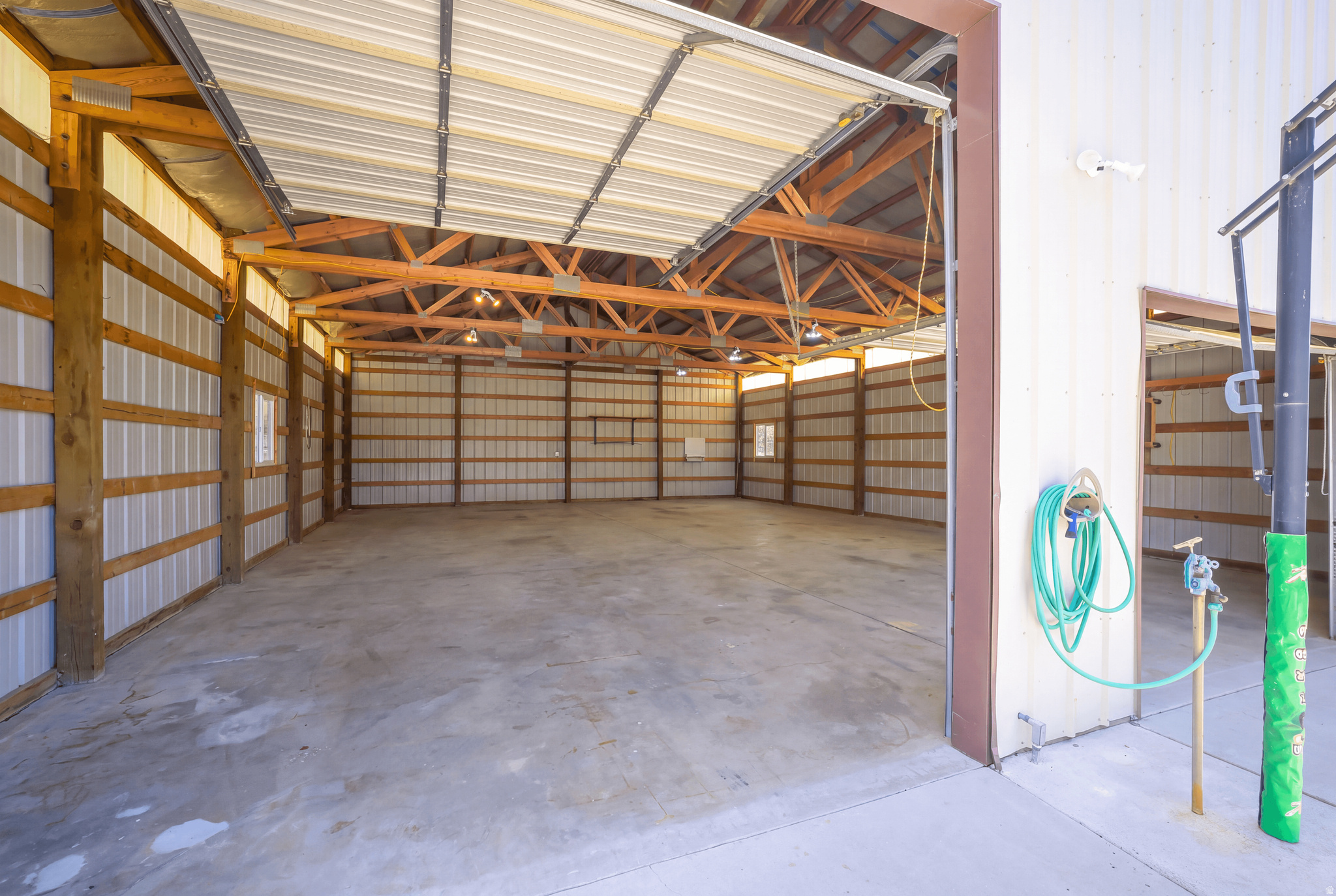 main property photo 50