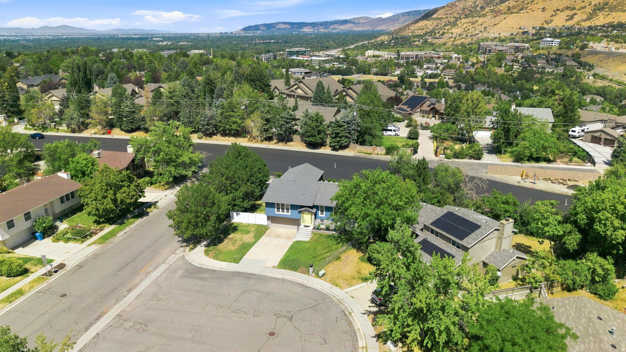 main property photo 28