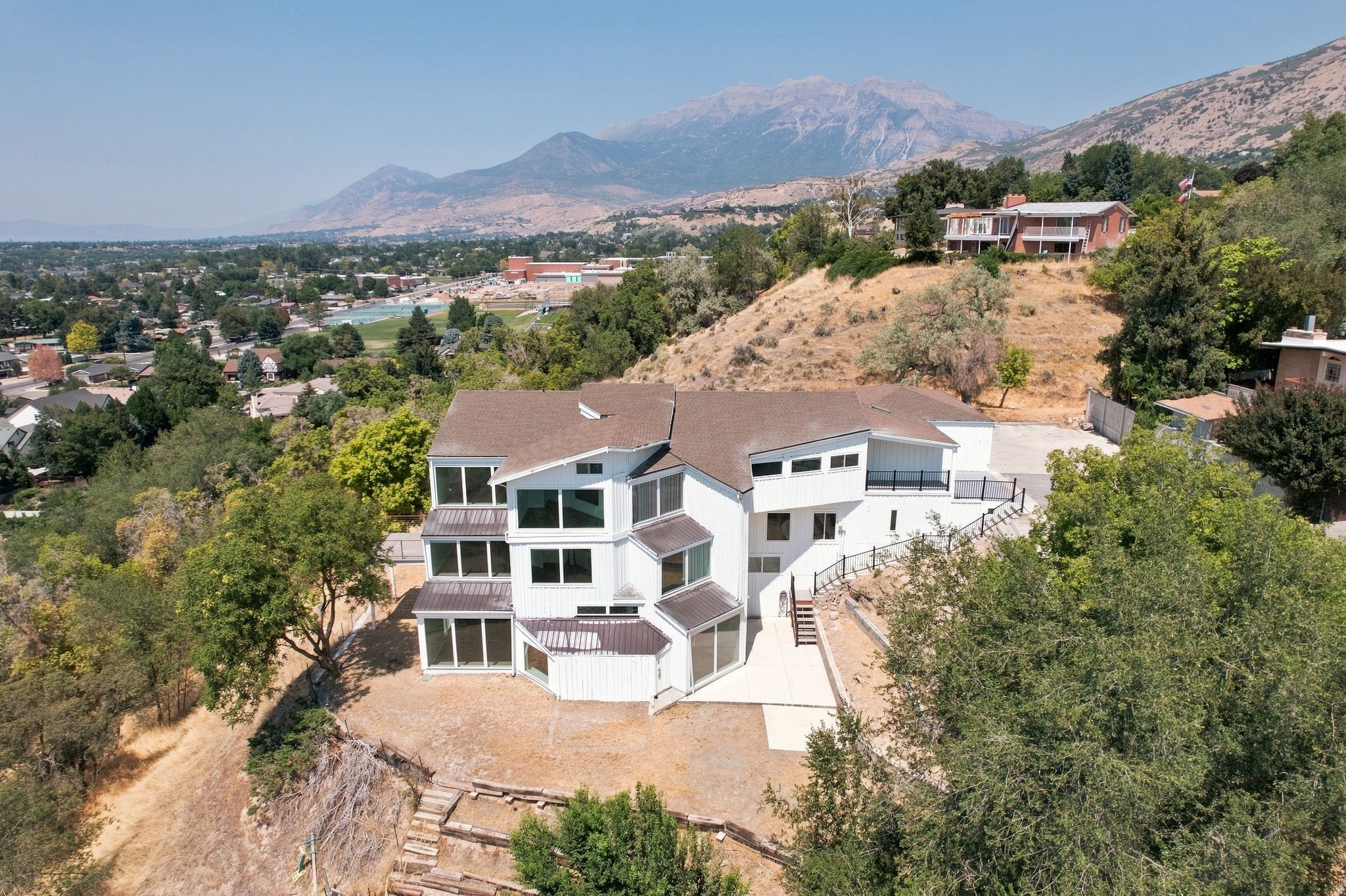 main property photo 0