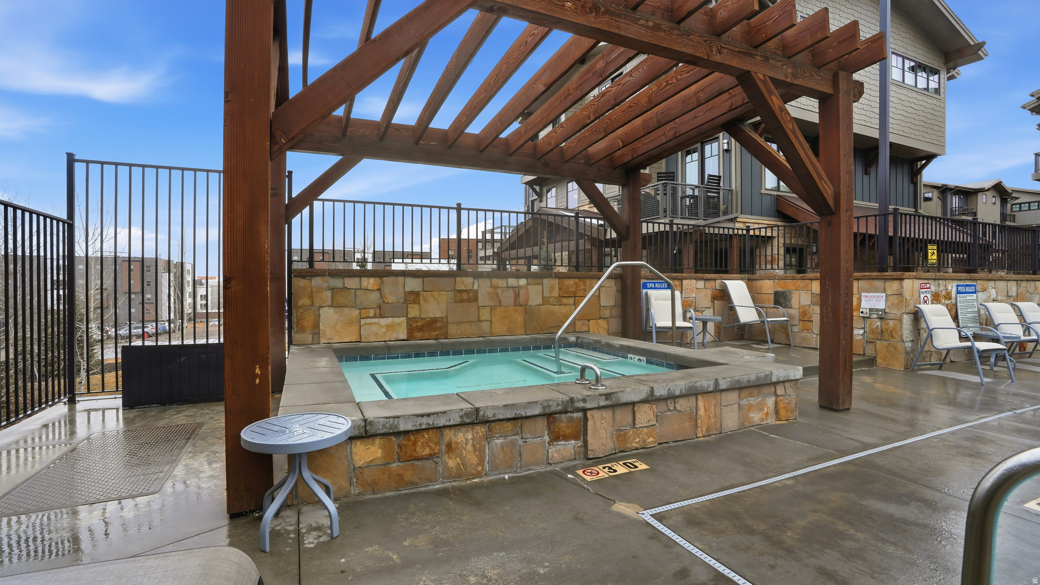 main property photo 17