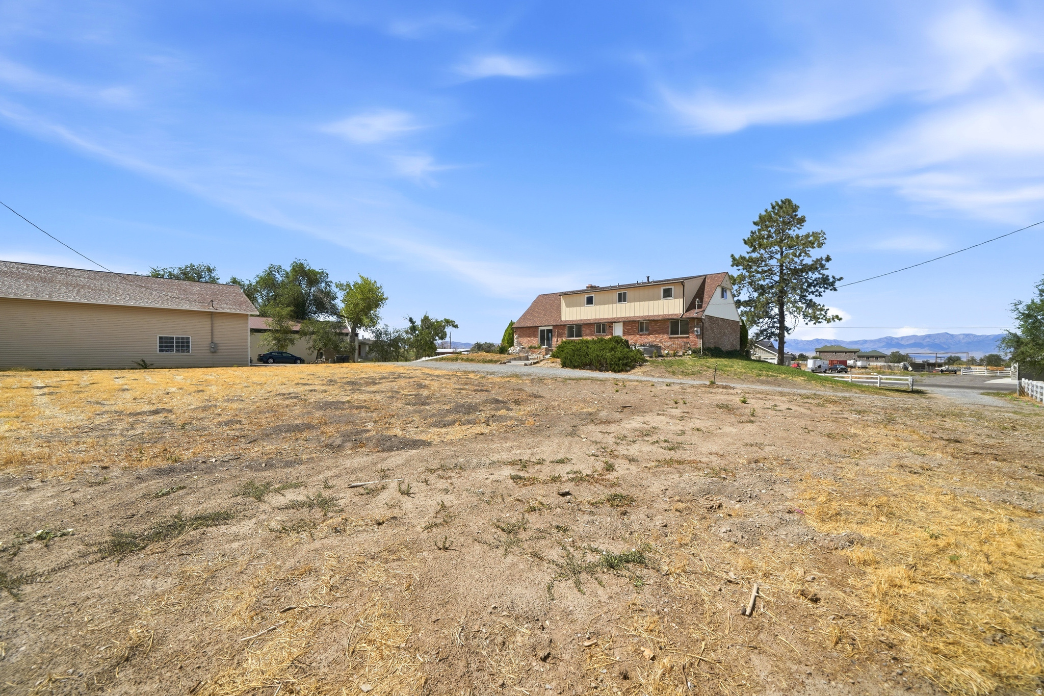 main property photo 36