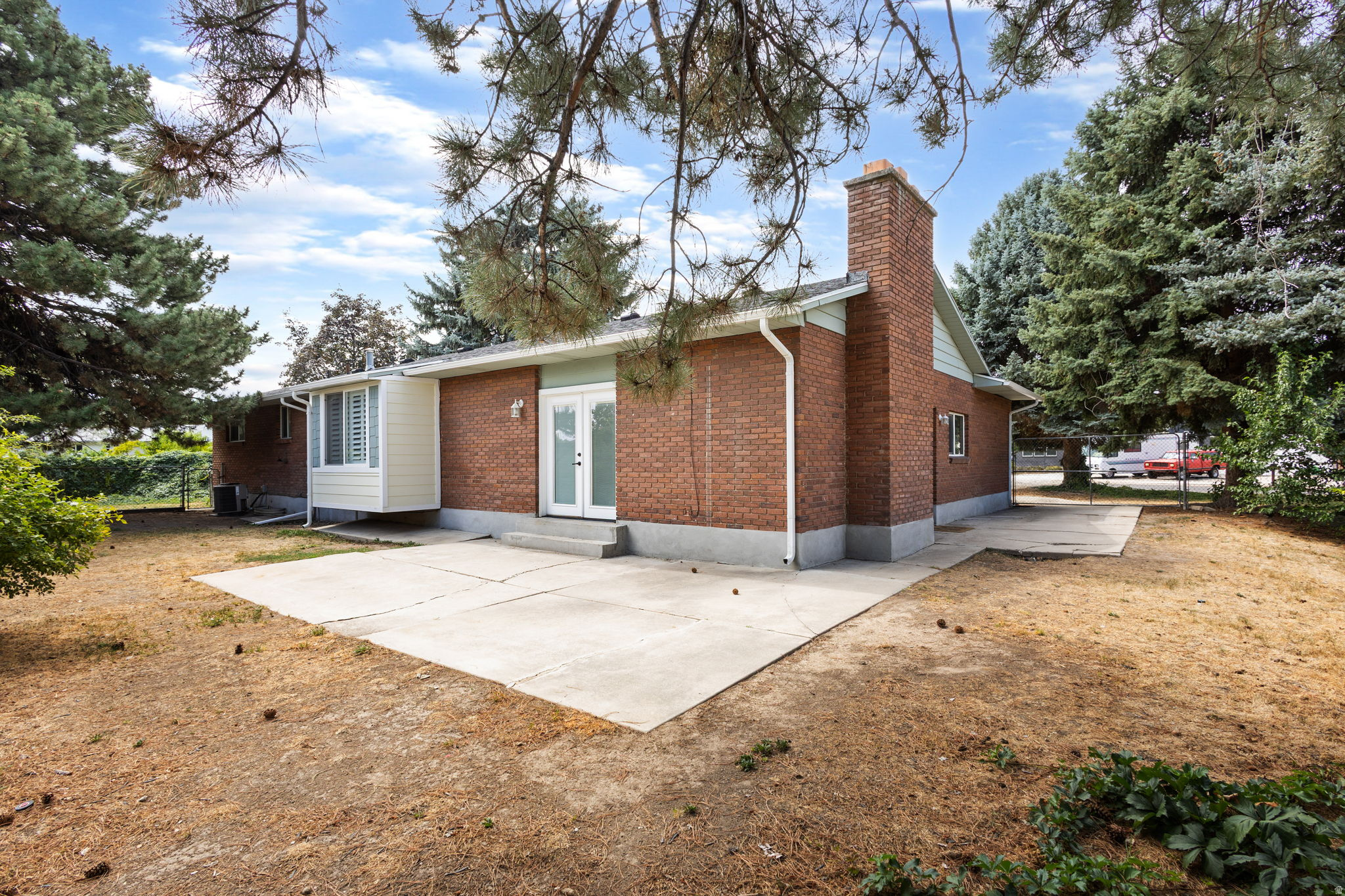 main property photo 16