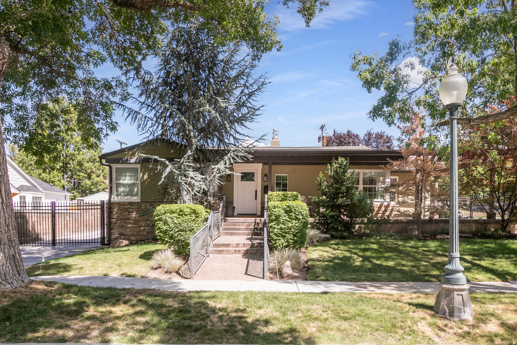 main property photo 47