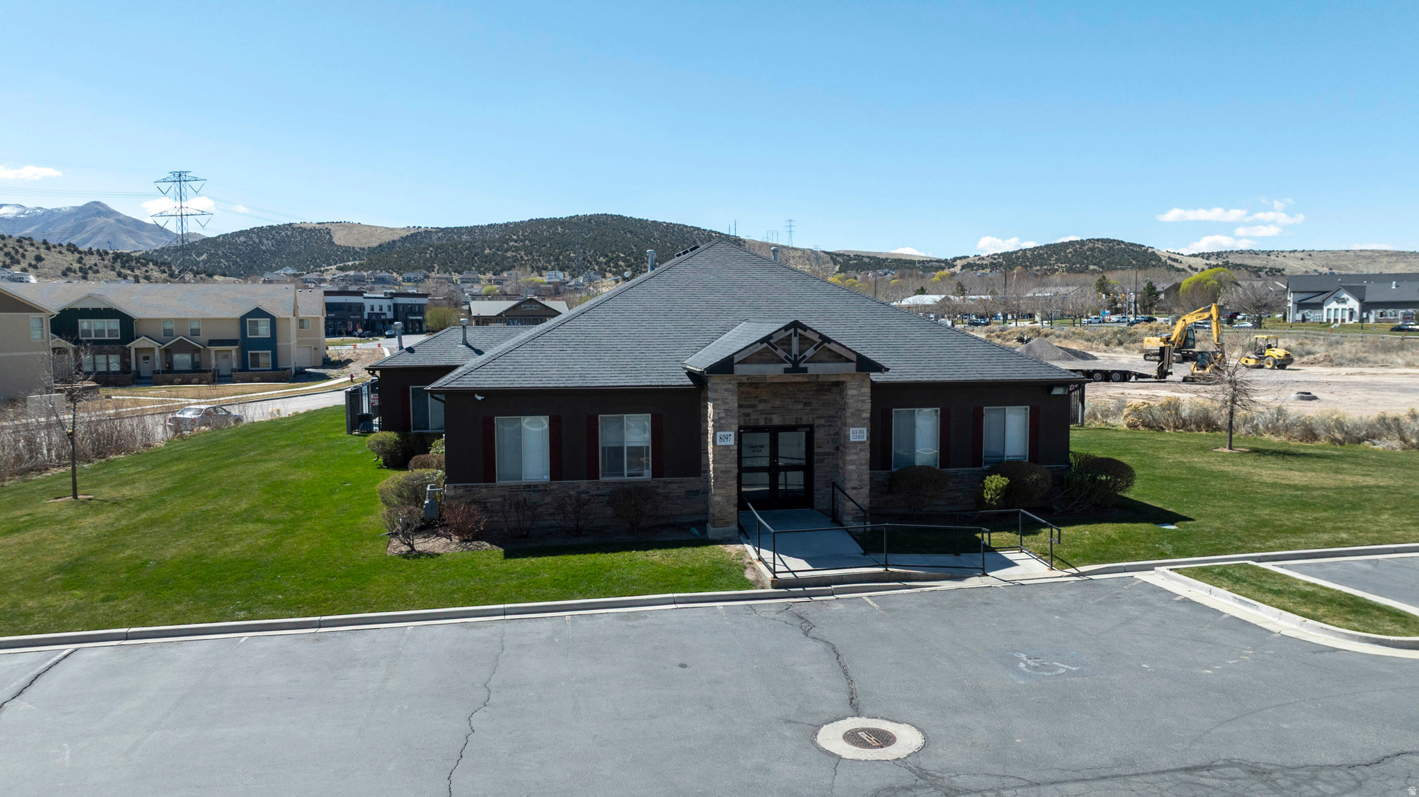 main property photo 23