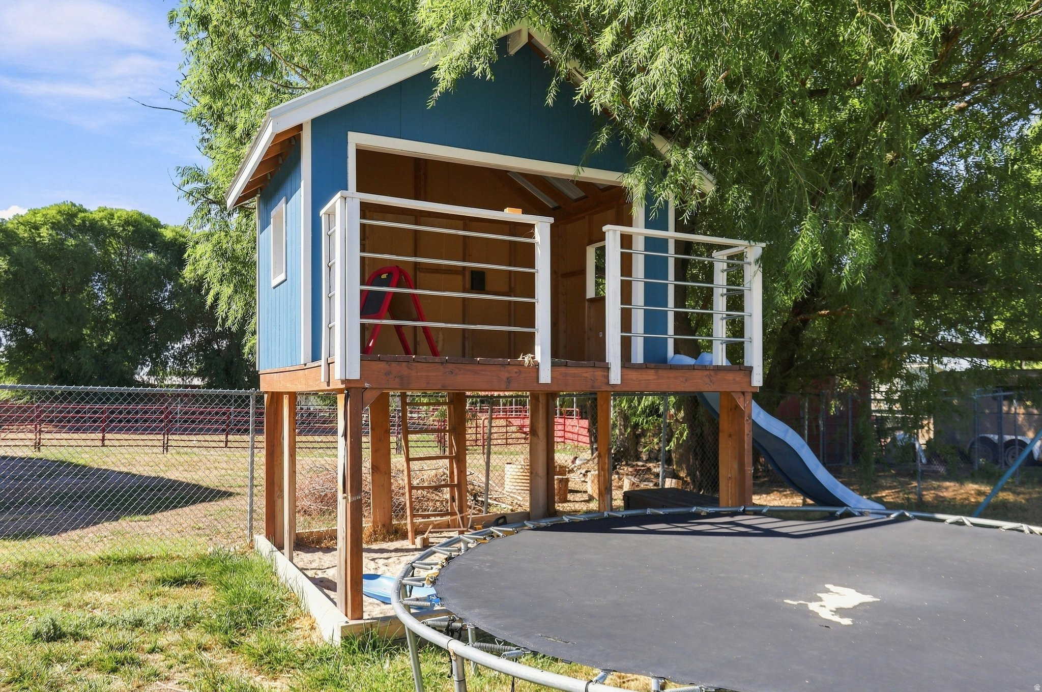 main property photo 16