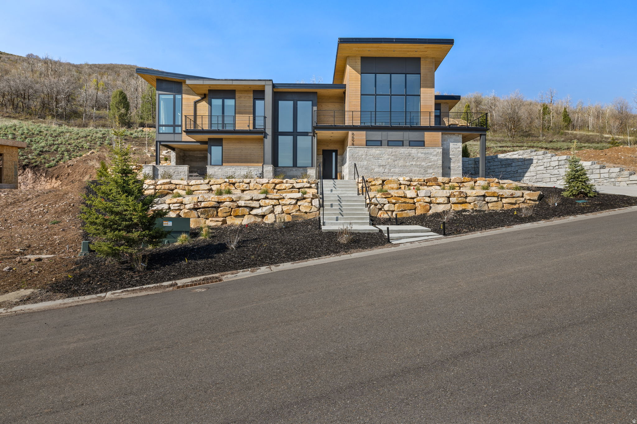 main property photo 50
