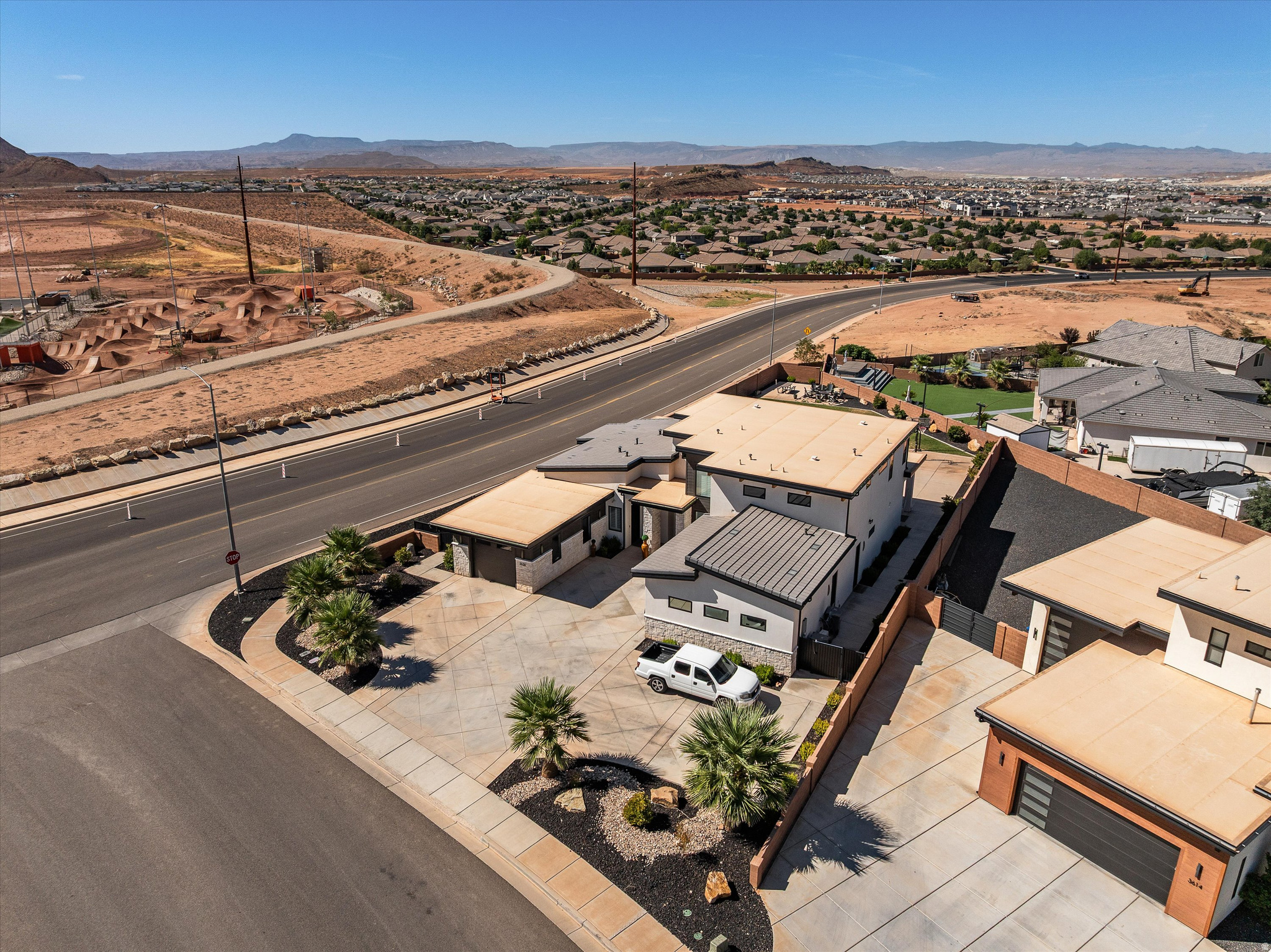 main property photo 40