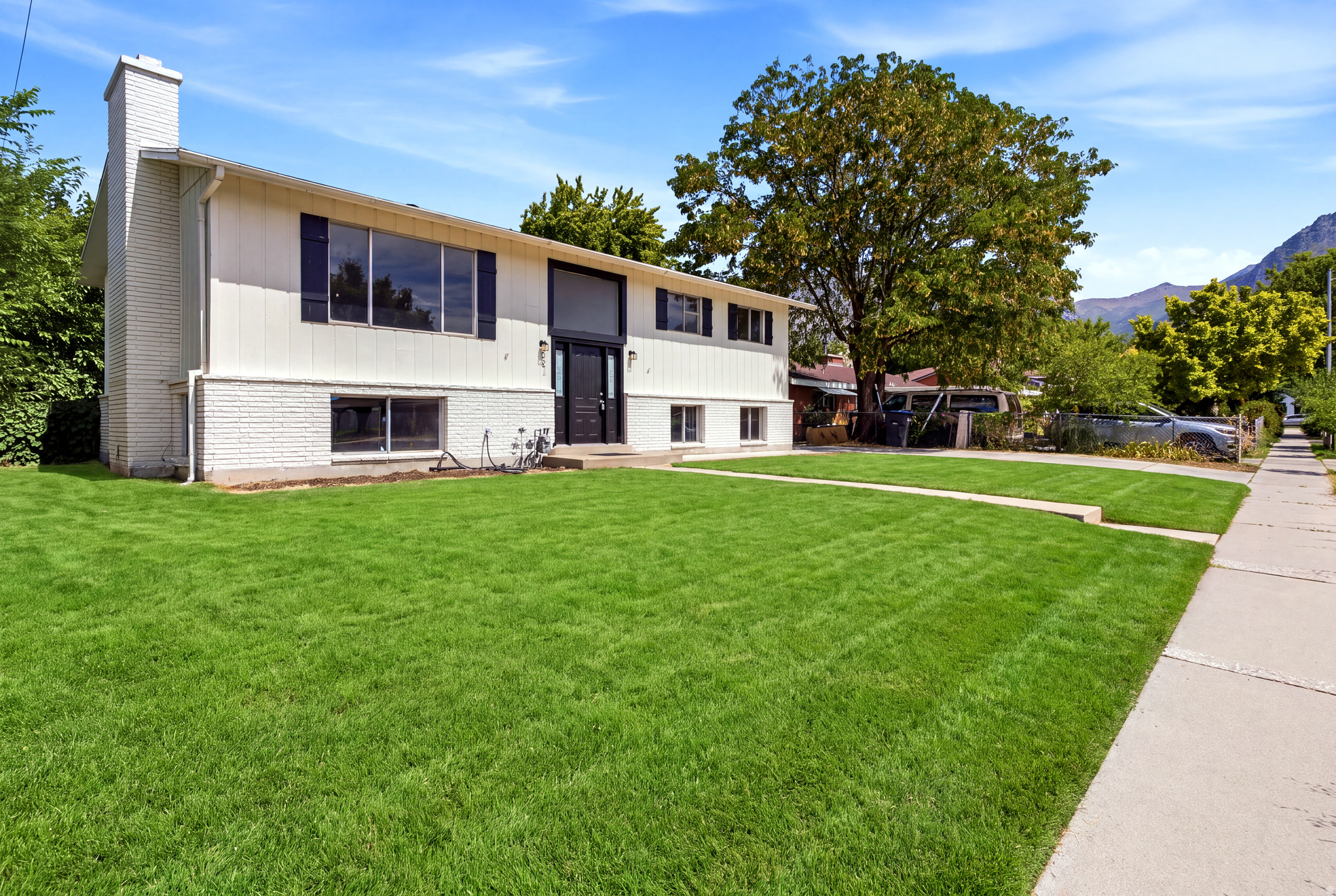 main property photo 0