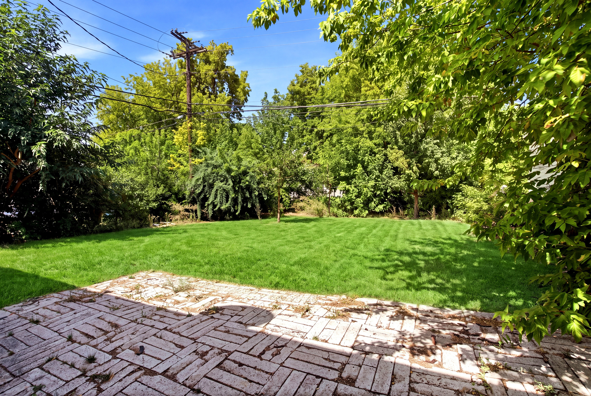 main property photo 28
