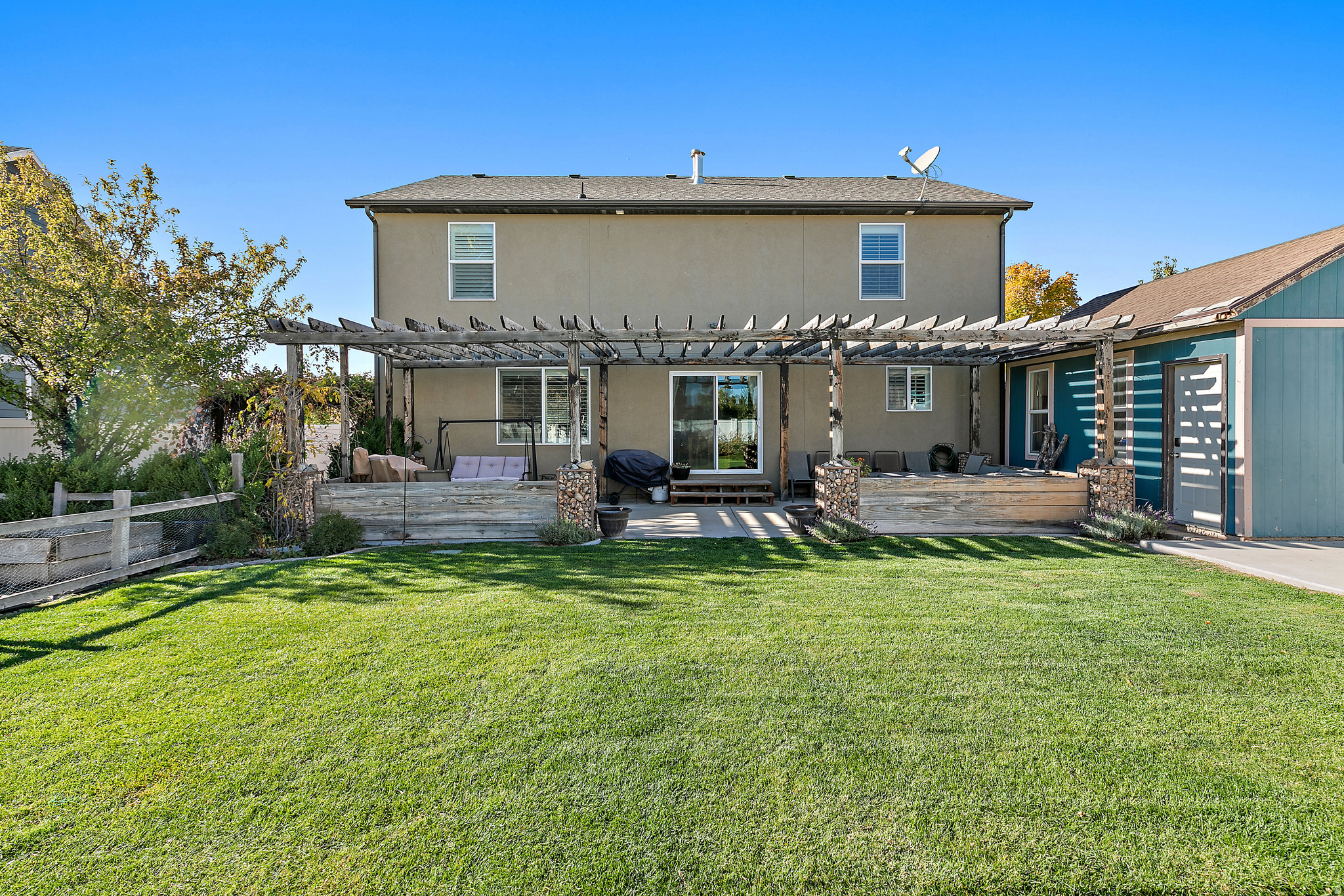 main property photo 25