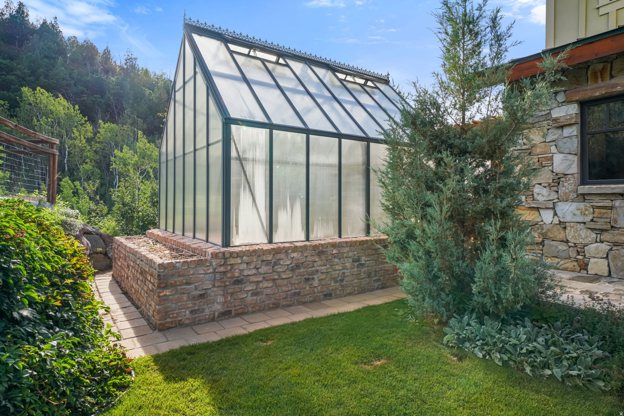 main property photo 50